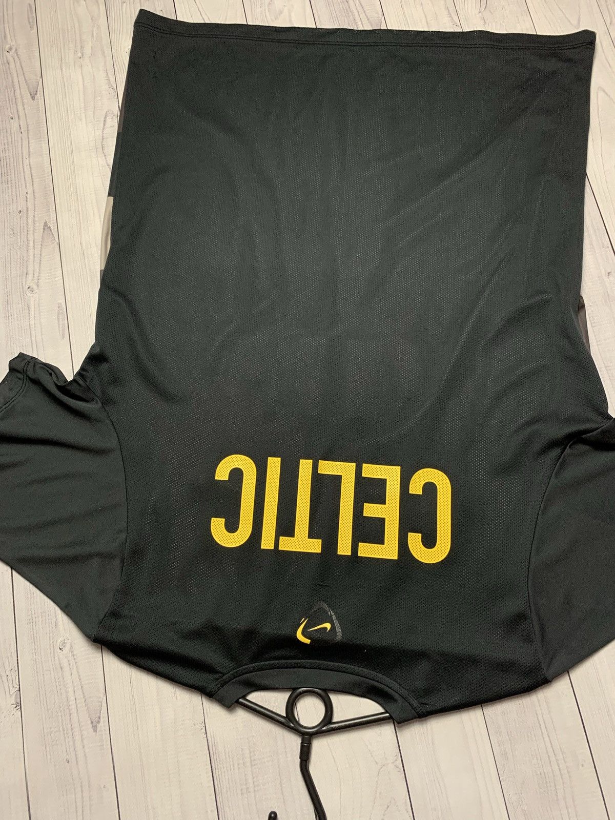 Nike × Vintage Vintage Nike Celtic striped soccer jersey Size US XL / EU 56 / 4 - 6 Thumbnail