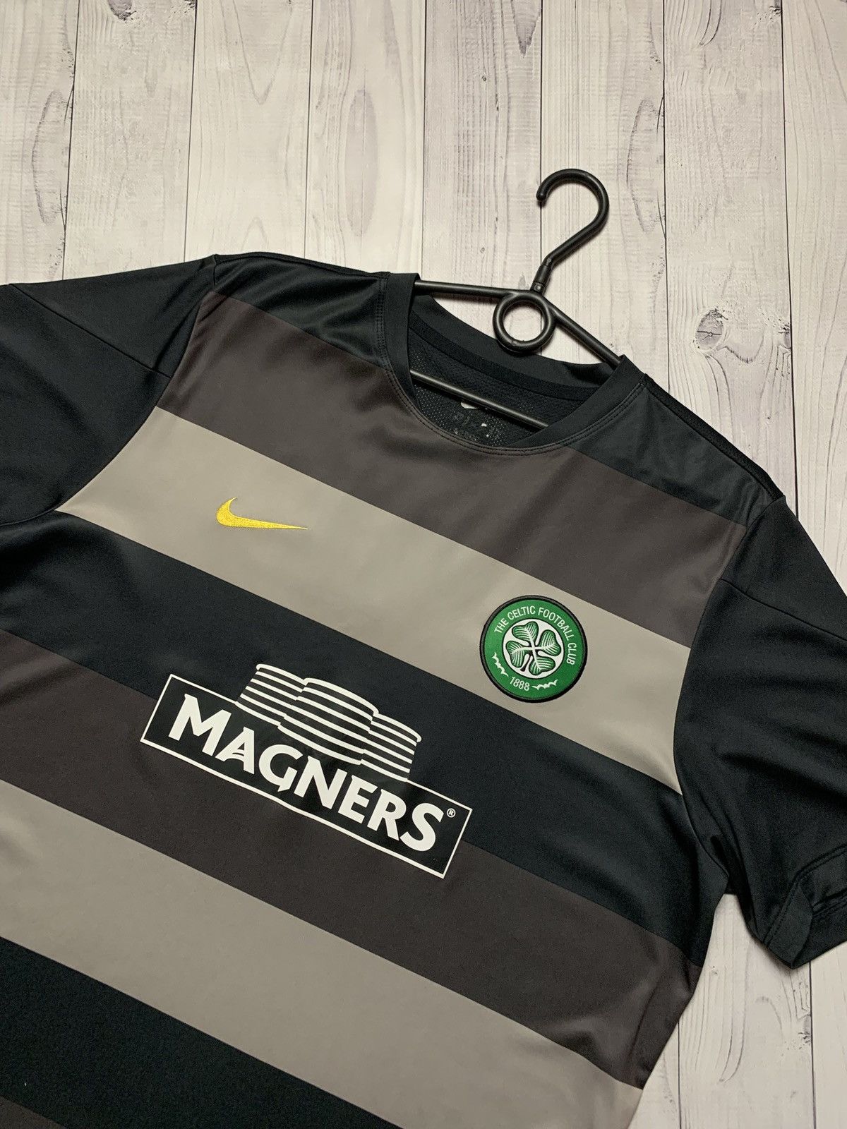 Nike × Vintage Vintage Nike Celtic striped soccer jersey Size US XL / EU 56 / 4 - 2 Thumbnail