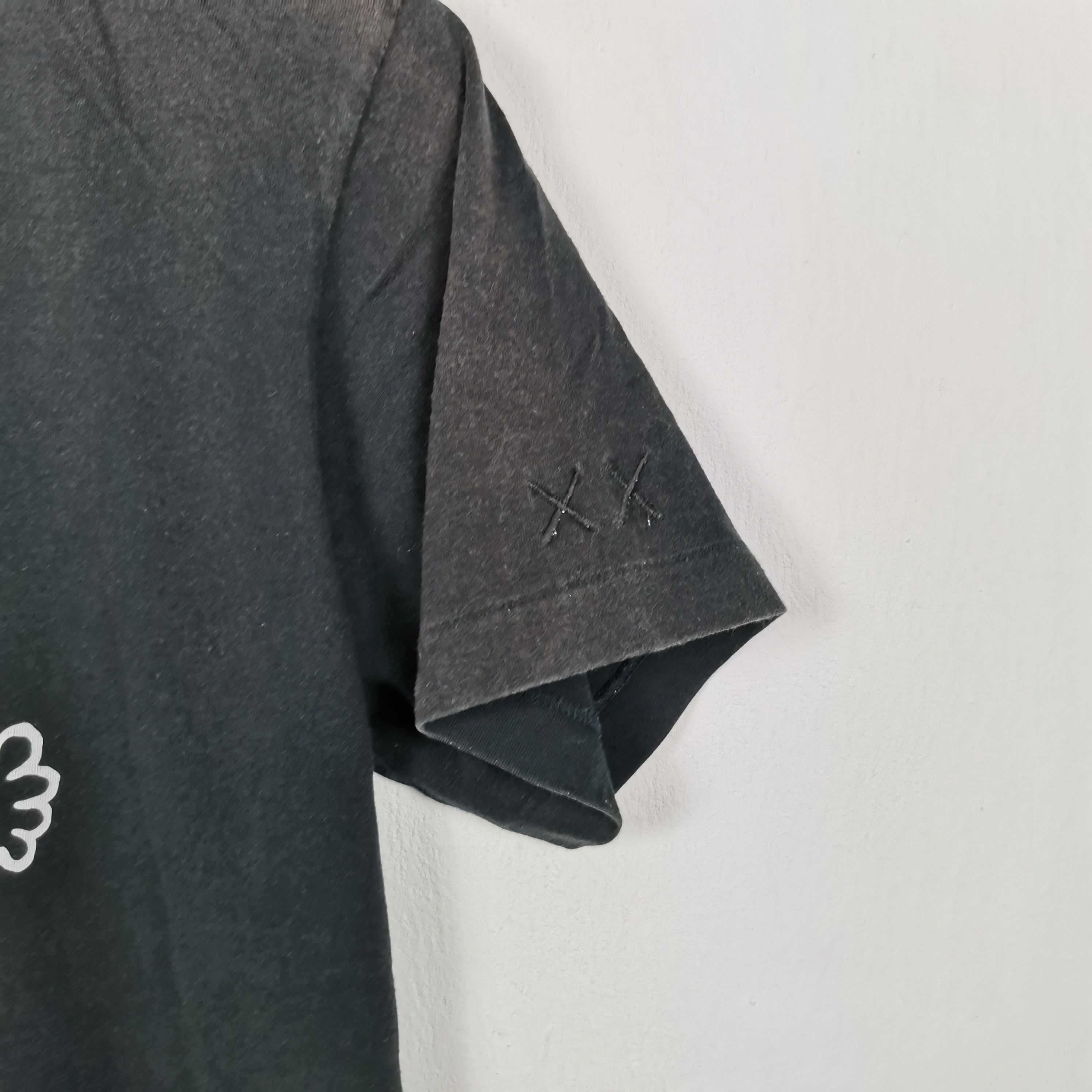 Kaws × Uniqlo Kaws X Peanut T-Shirt Japanese Kaws Crewneck Tees Size US L / EU 52-54 / 3 - 5 Thumbnail