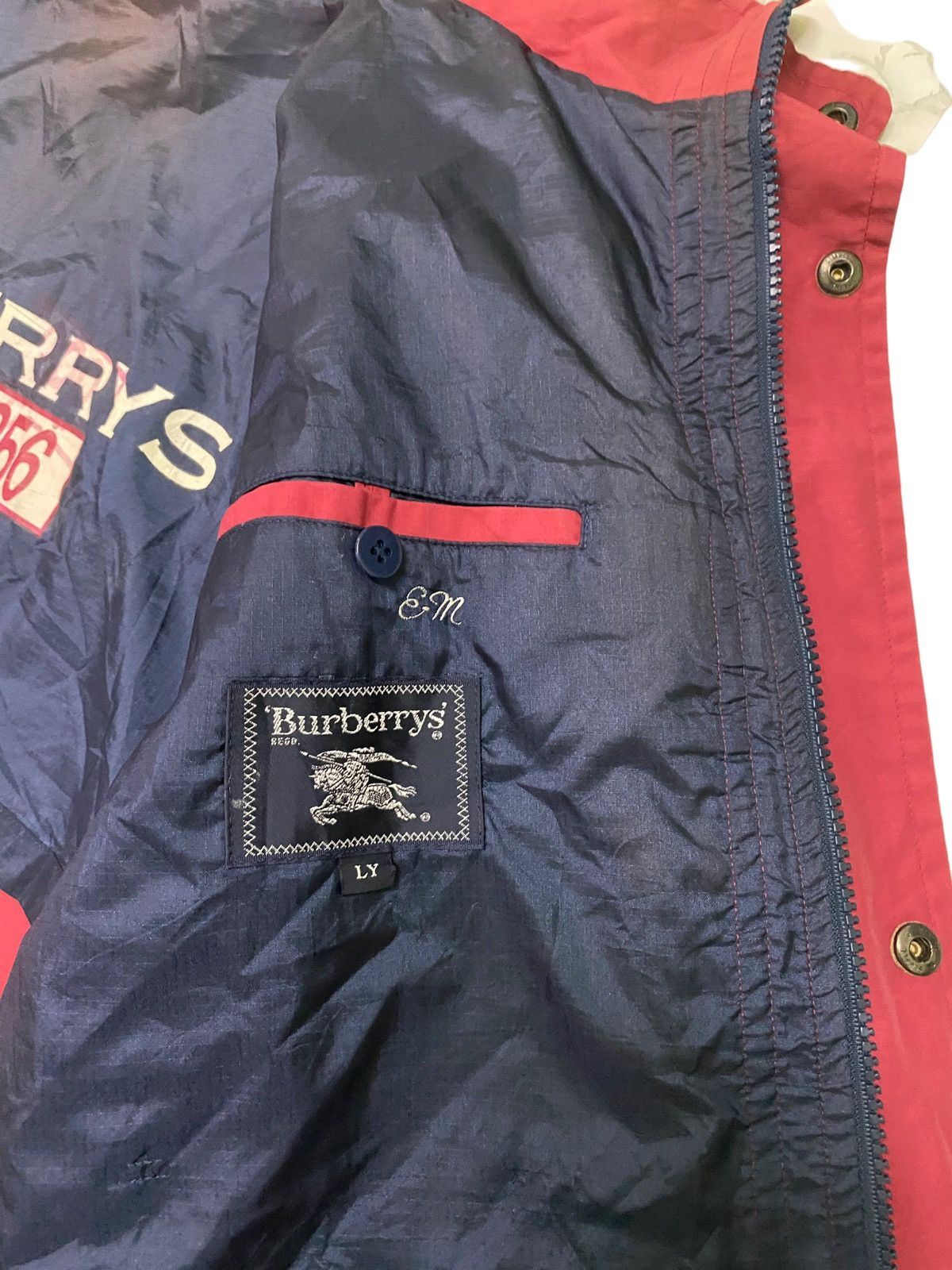 Burberry Vintage Classic Burberry B1856 Red Faded Jacket s46k Size US L / EU 52-54 / 3 - 17 Thumbnail