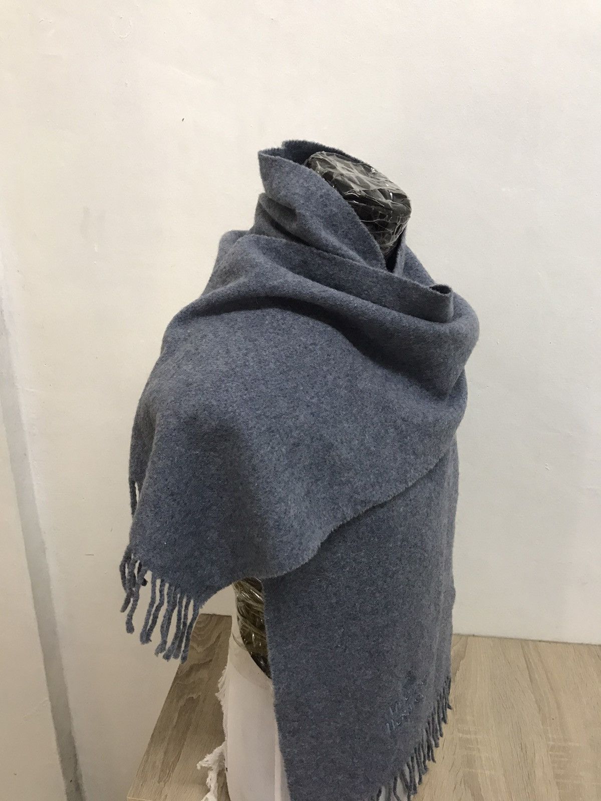 Vivienne Westwood Vintage Vivienne Westwoods Lanawool Scarf/Mafla Size ONE SIZE - 10 Thumbnail