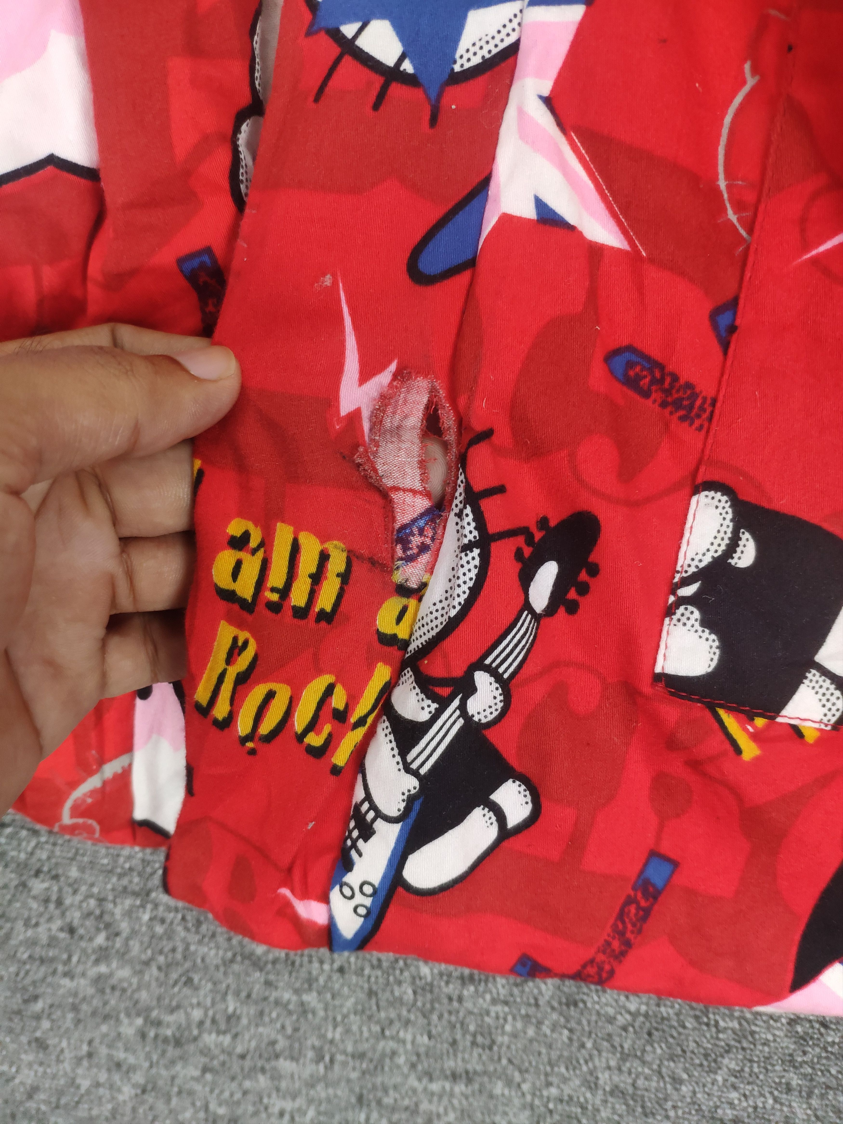 Anime × Japanese Brand × Vintage Steals 💥 Hello Kitty Cardigan Kimono Fullprint Size US L / EU 52-54 / 3 - 4 Thumbnail
