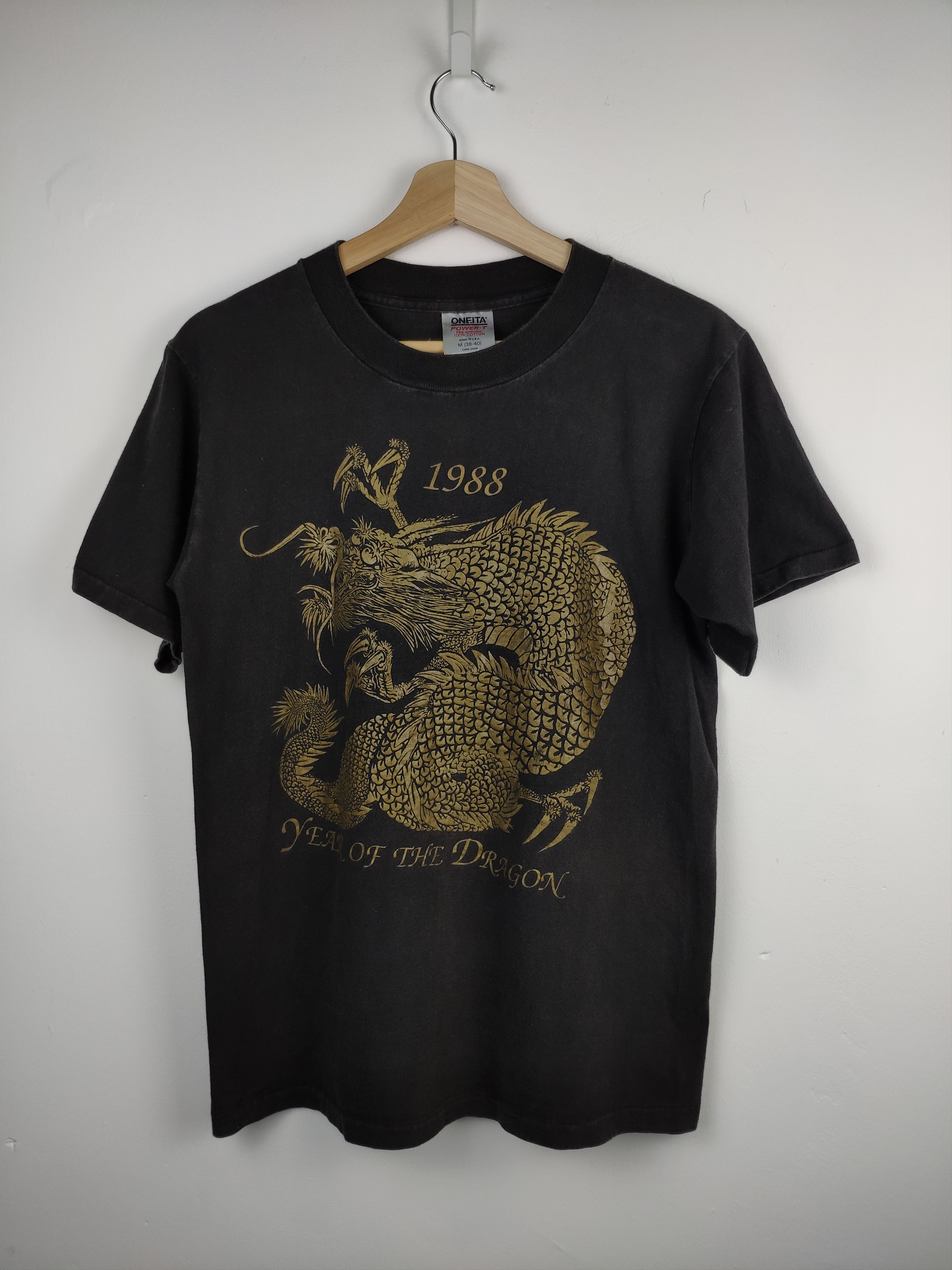 Japanese Brand 🇯🇵 Vintage 1980S Gold Dragon Tee Single Stich Size US M / EU 48-50 / 2 - 1 Thumbnail