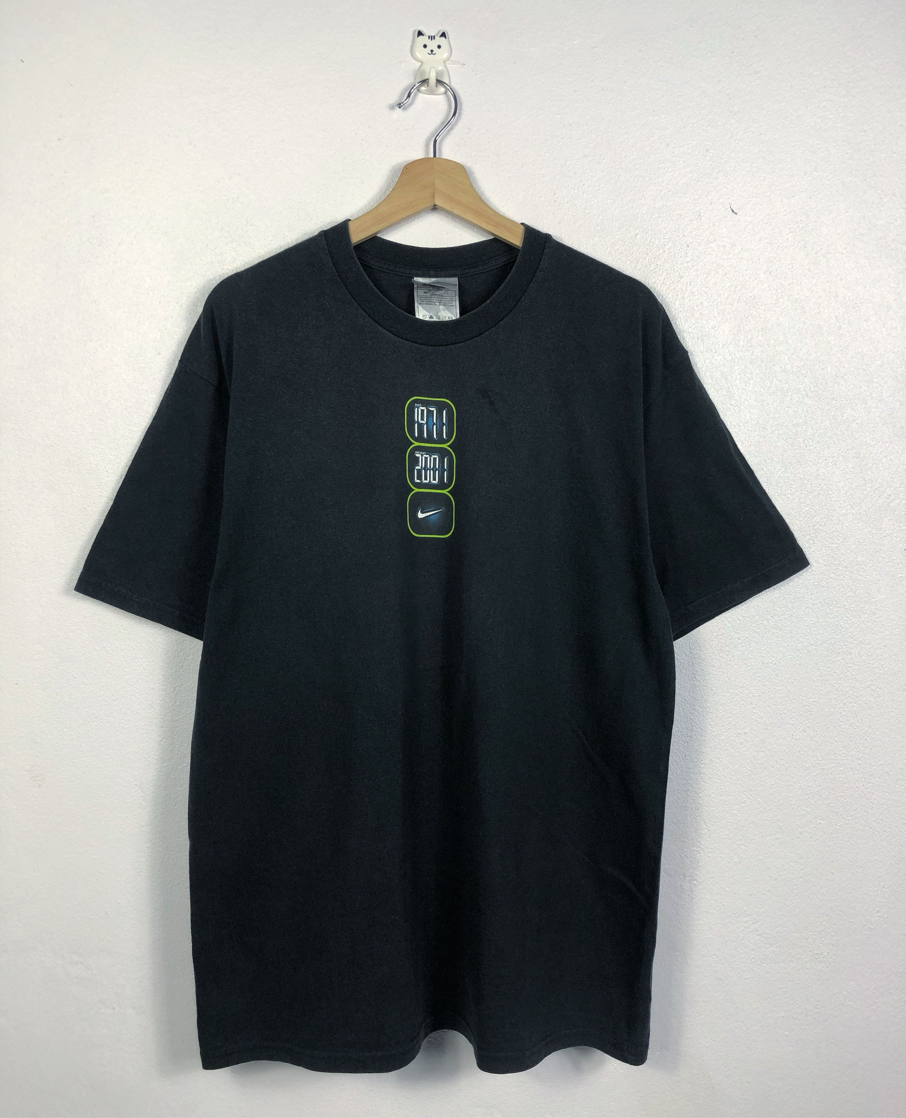 Nike Rare Vintage 2000s Nike Tee Size US L / EU 52-54 / 3 - 1 Thumbnail