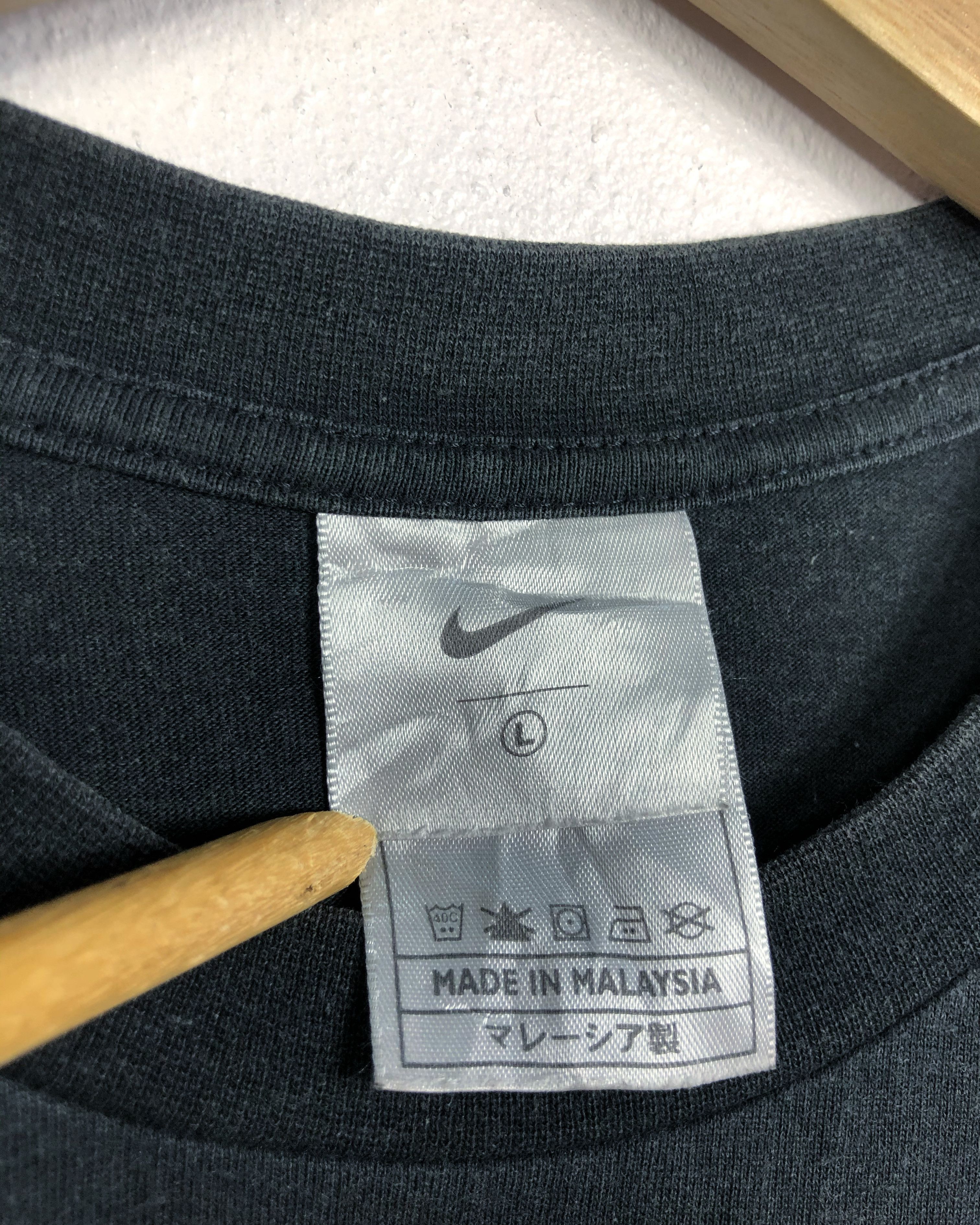 Nike Rare Vintage 2000s Nike Tee Size US L / EU 52-54 / 3 - 8 Thumbnail