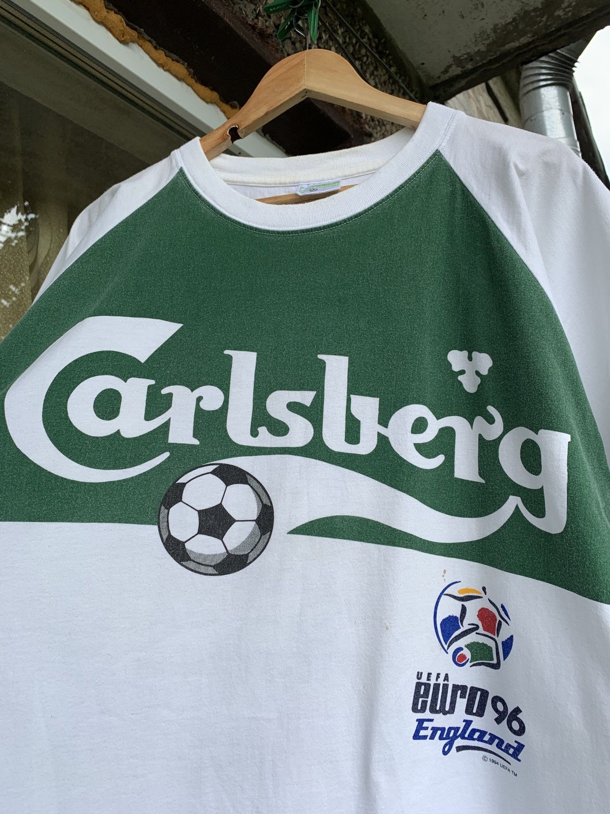 UEFA 1994 Vintage Carlsberg UEFA Euro England 96 T-Shirt Size US XL / EU 56 / 4 - 6 Thumbnail