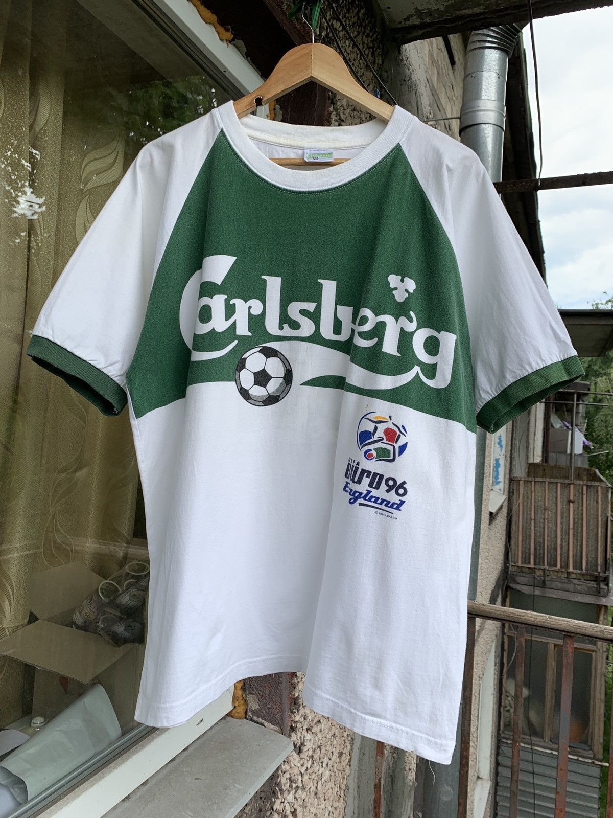 UEFA 1994 Vintage Carlsberg UEFA Euro England 96 T-Shirt Size US XL / EU 56 / 4 - 1 Thumbnail