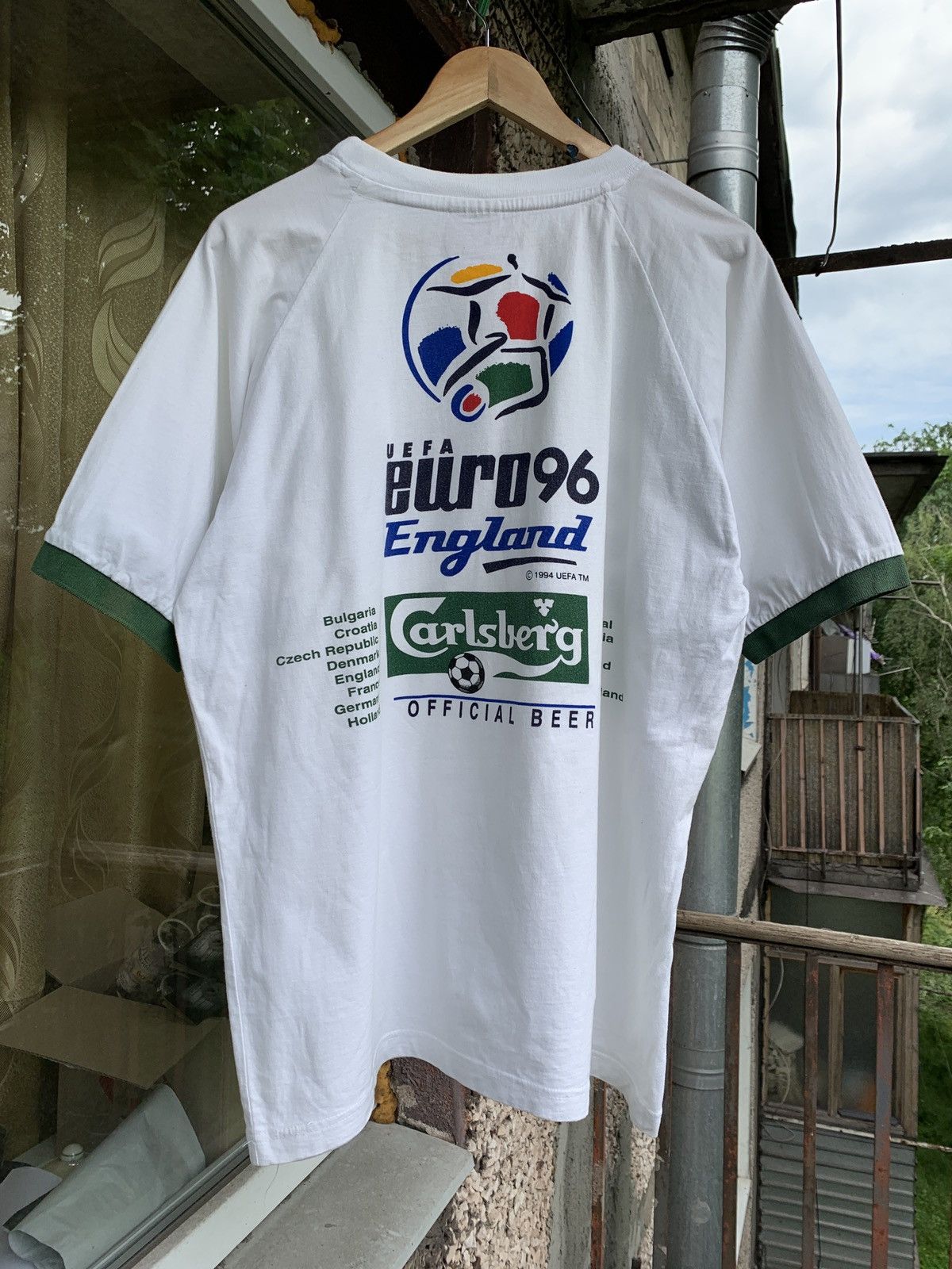 UEFA 1994 Vintage Carlsberg UEFA Euro England 96 T-Shirt Size US XL / EU 56 / 4 - 2 Thumbnail