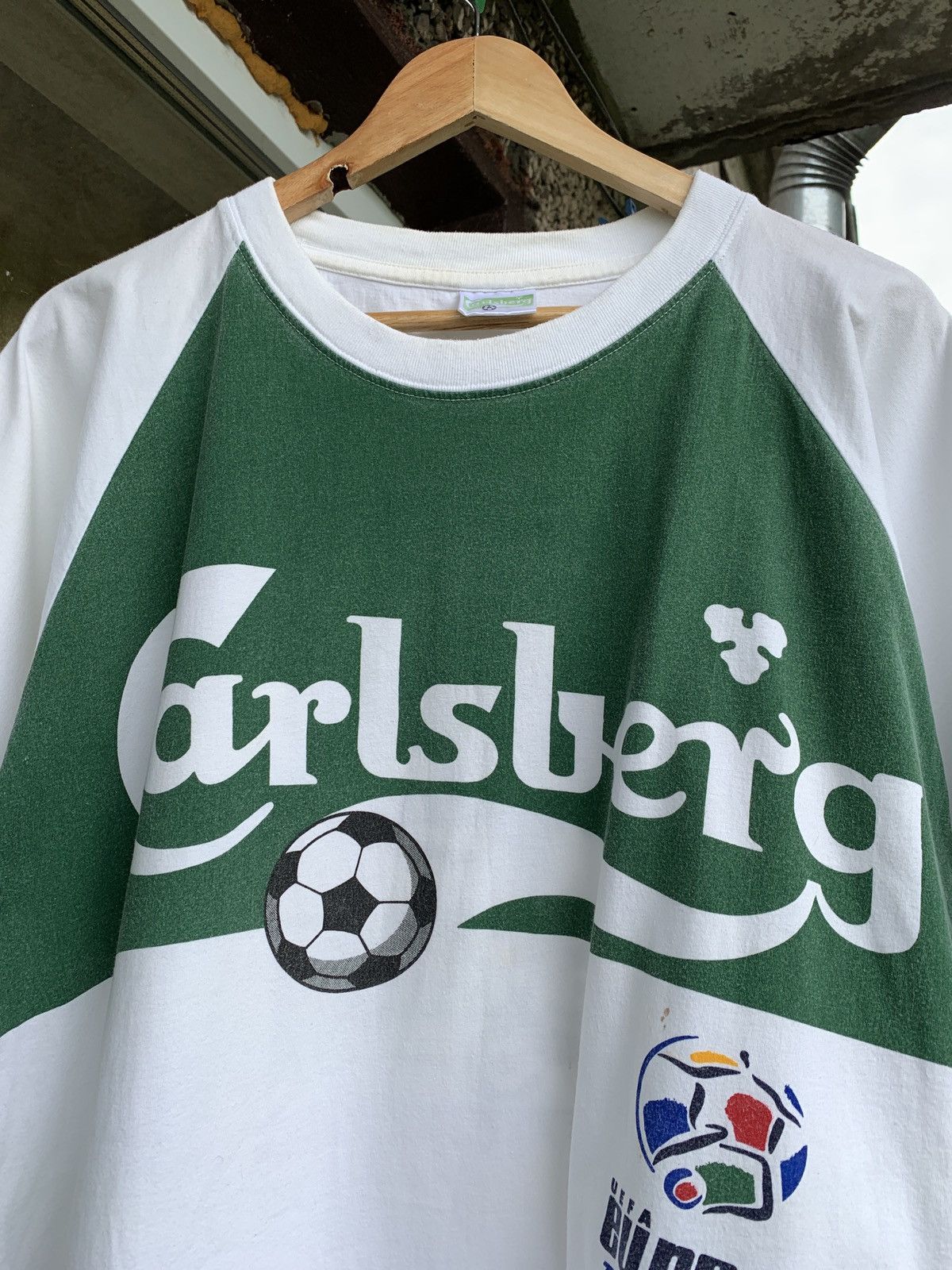 UEFA 1994 Vintage Carlsberg UEFA Euro England 96 T-Shirt Size US XL / EU 56 / 4 - 5 Thumbnail
