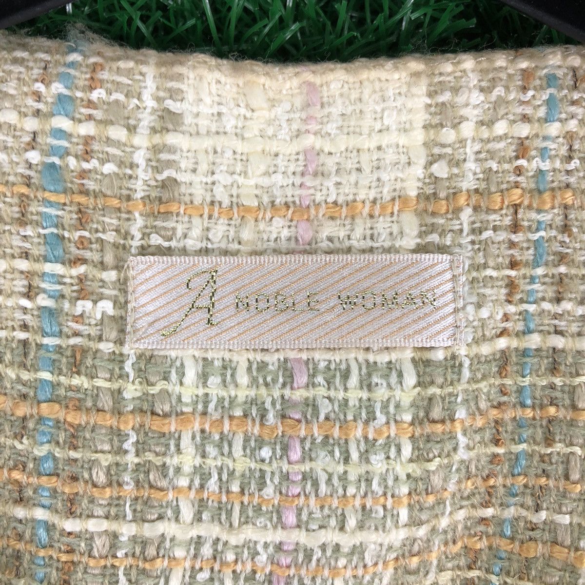 Japanese Brand × Vintage Vintage 90's Tweed Jacket Women Cropped by A Moble Woman Size M / US 6-8 / IT 42-44 - 9 Thumbnail