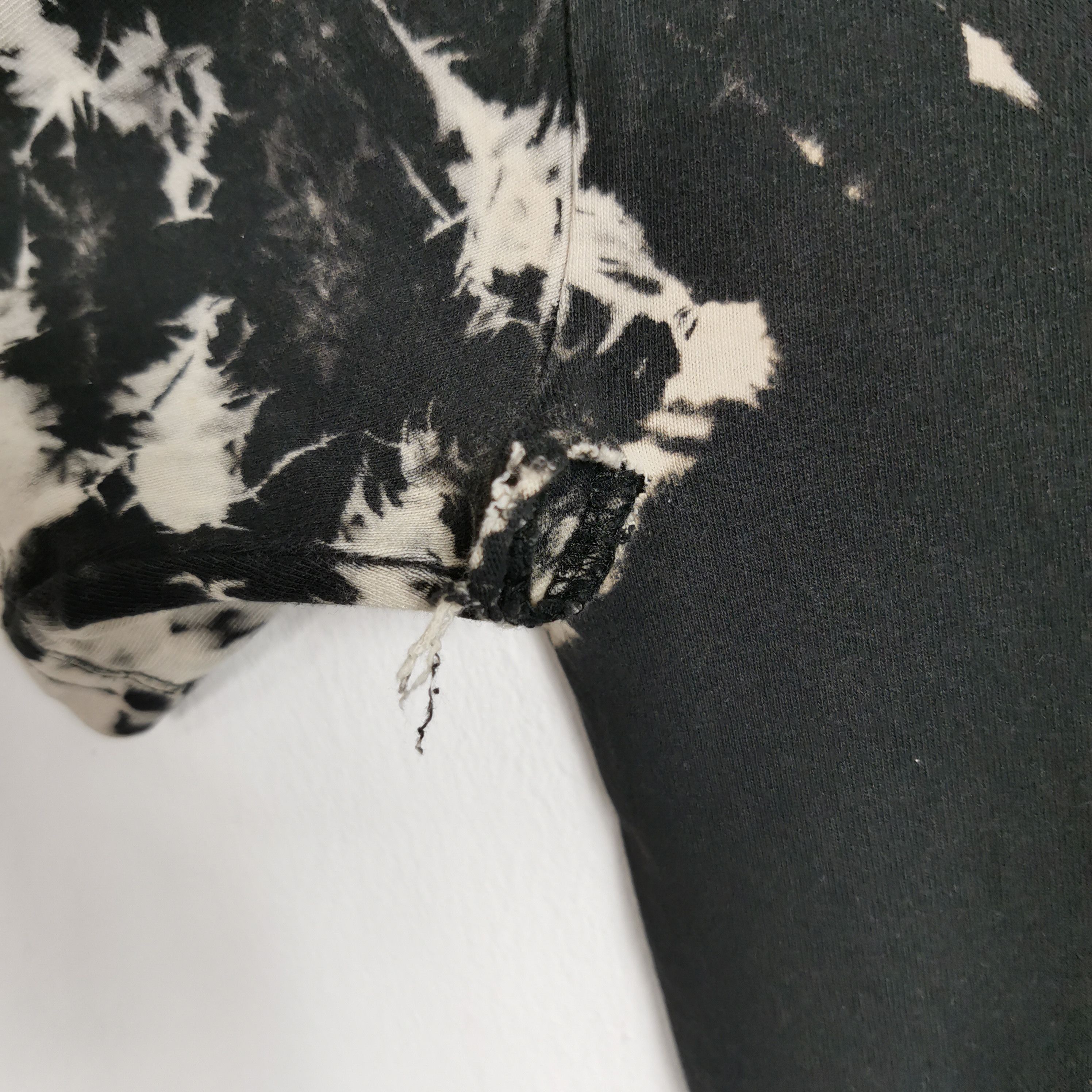 Vintage Skulls T-Shirt Vicious Tie Dye Horror Skulls Tees BS45781. Size US M / EU 48-50 / 2 - 9 Thumbnail