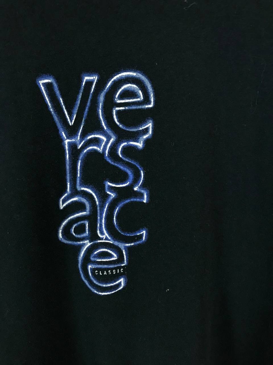 Vintage Versace Classic center logo tee Size US S / EU 44-46 / 1 - 3 Thumbnail