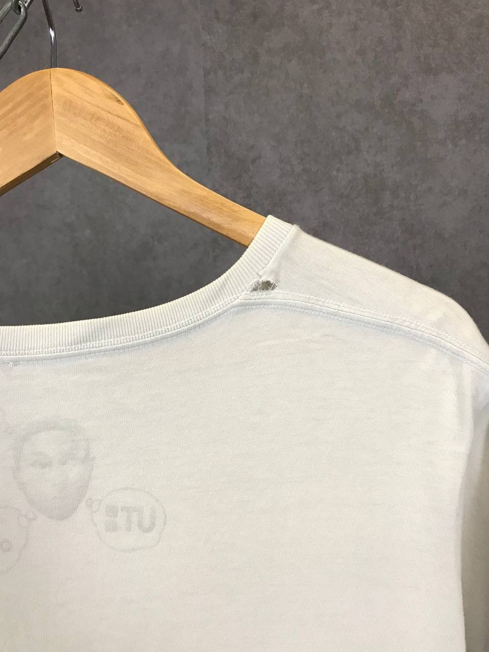 Designer Pharrell Williams x Uniqlo designer tee Size US L / EU 52-54 / 3 - 7 Thumbnail