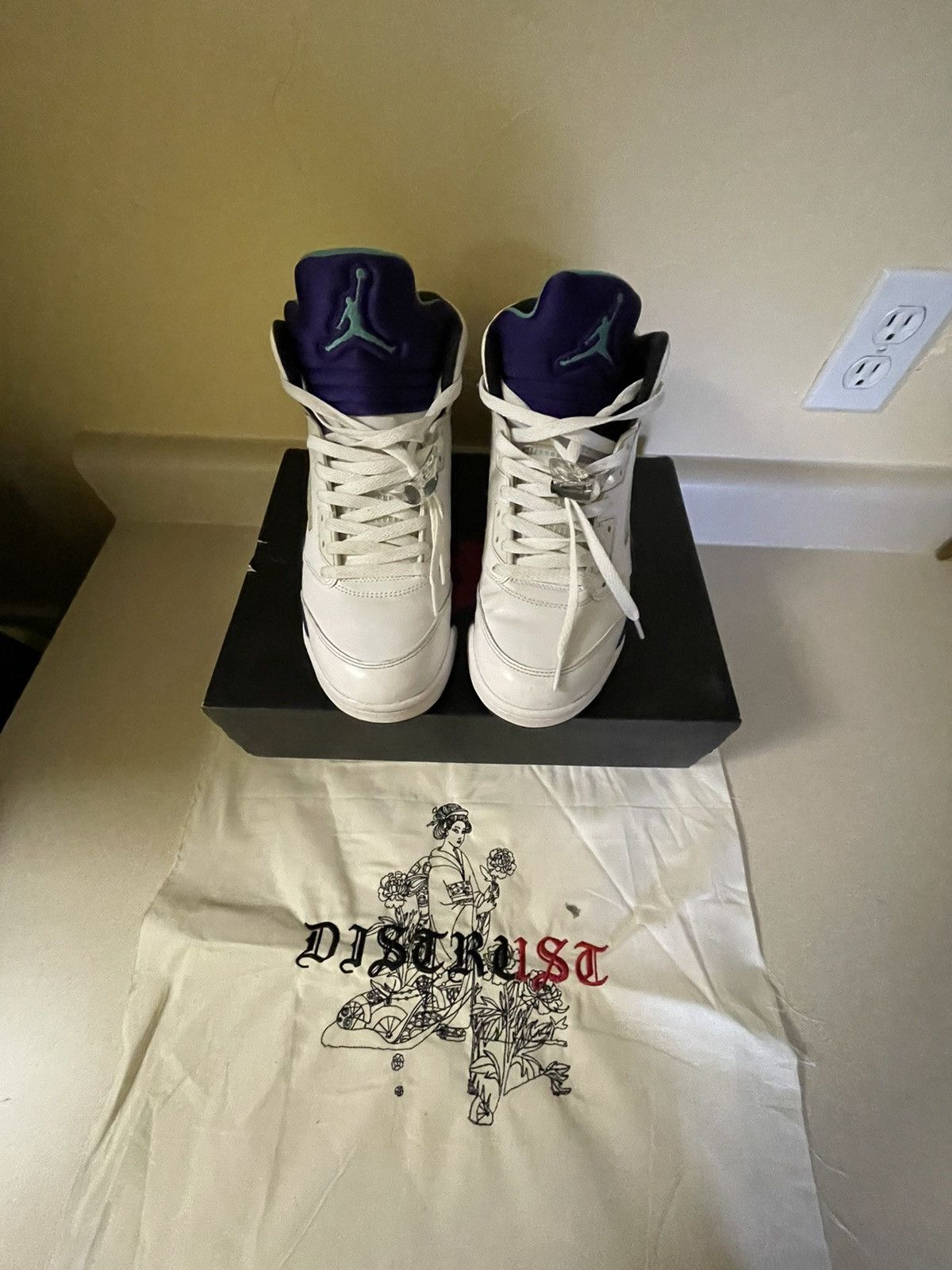 Jordan Brand × Nike Air Jordan 5 Retro 2013 Grape 2013 Size US 10 / EU 43 - 4 Thumbnail