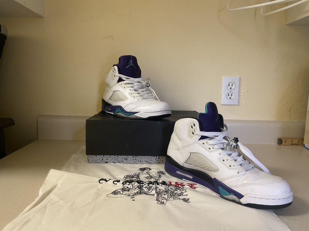 Jordan Brand × Nike Air Jordan 5 Retro 2013 Grape 2013 Size US 10 / EU 43 - 2 Thumbnail