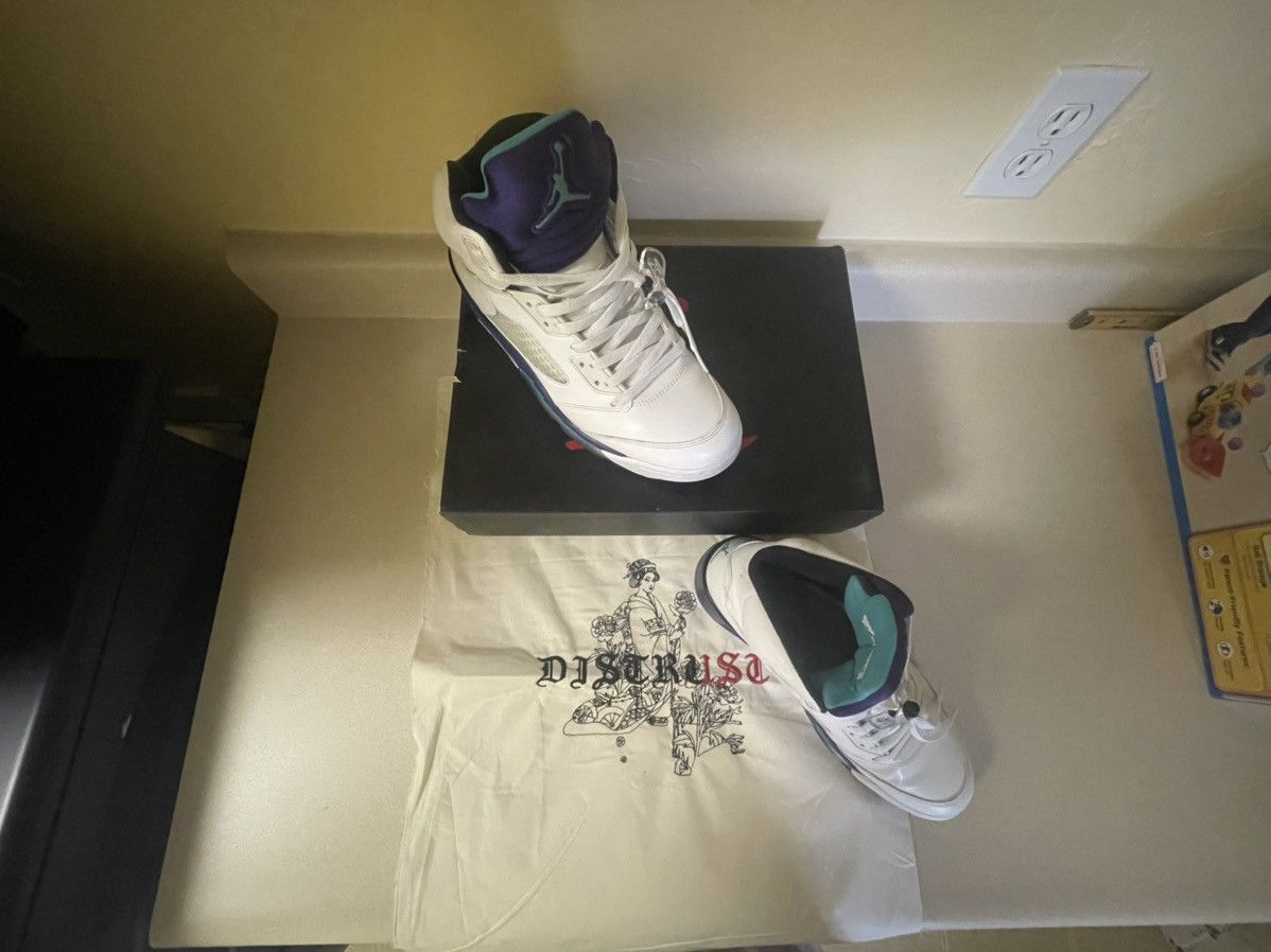 Jordan Brand × Nike Air Jordan 5 Retro 2013 Grape 2013 Size US 10 / EU 43 - 3 Thumbnail