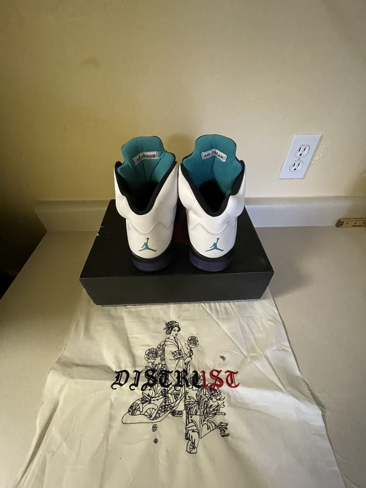 Jordan Brand × Nike Air Jordan 5 Retro 2013 Grape 2013 Size US 10 / EU 43 - 6 Thumbnail