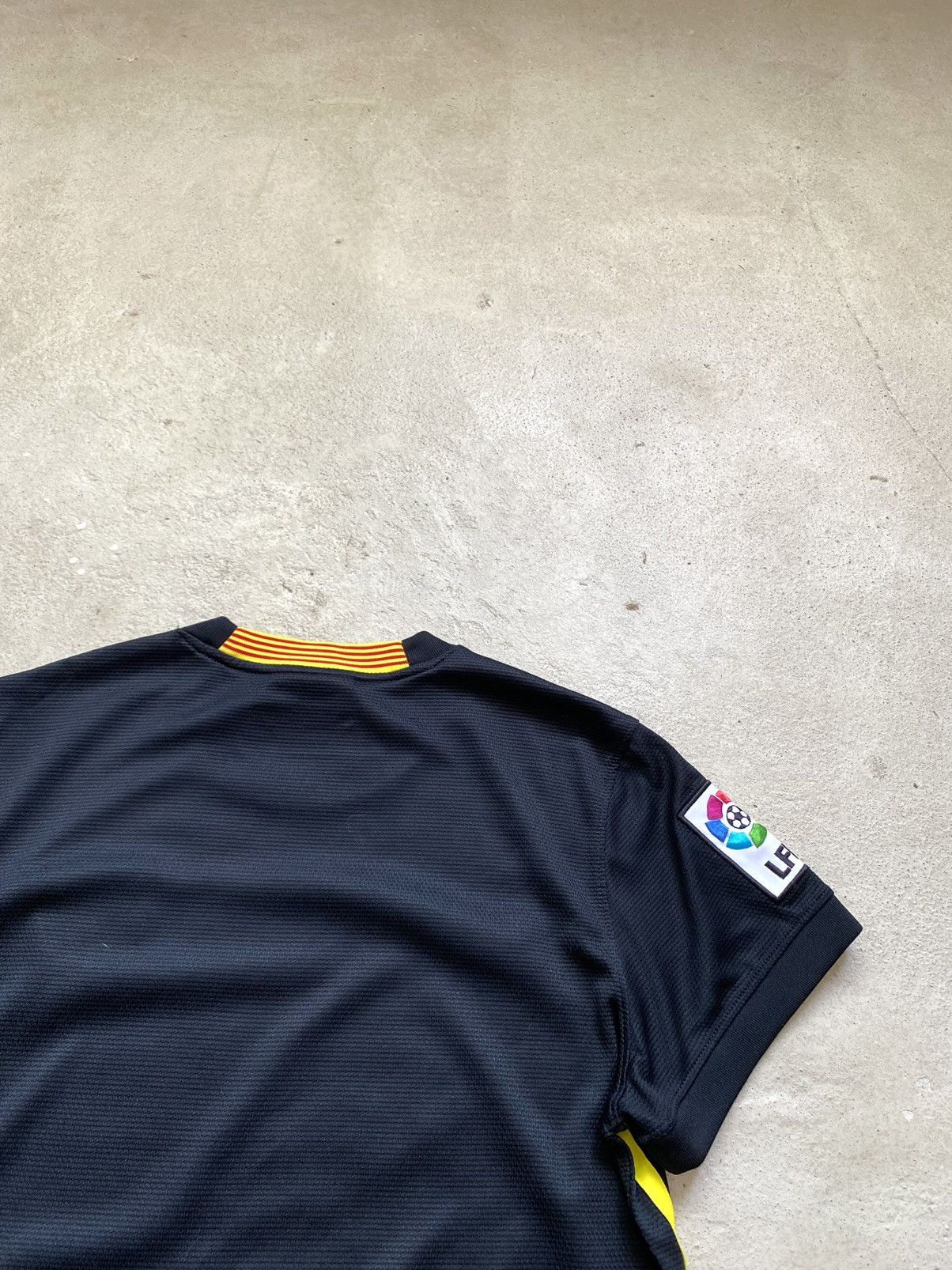 Nike Nike Barcelona Soccer Jersey T Shirt Wmns Size M / US 6-8 / IT 42-44 - 13 Thumbnail
