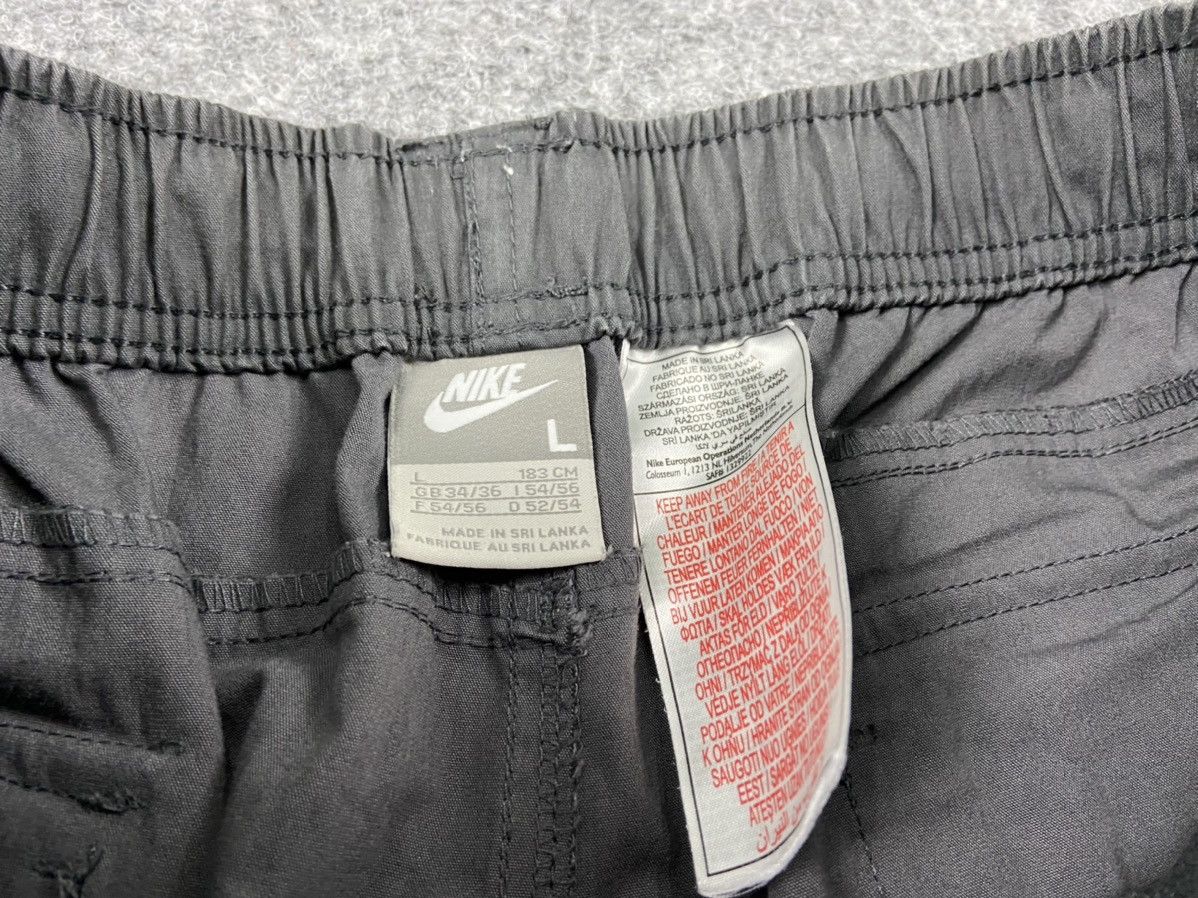 Nike × Vintage Nike vintage printed cargo shorts Size US 34 / EU 50 - 6 Thumbnail