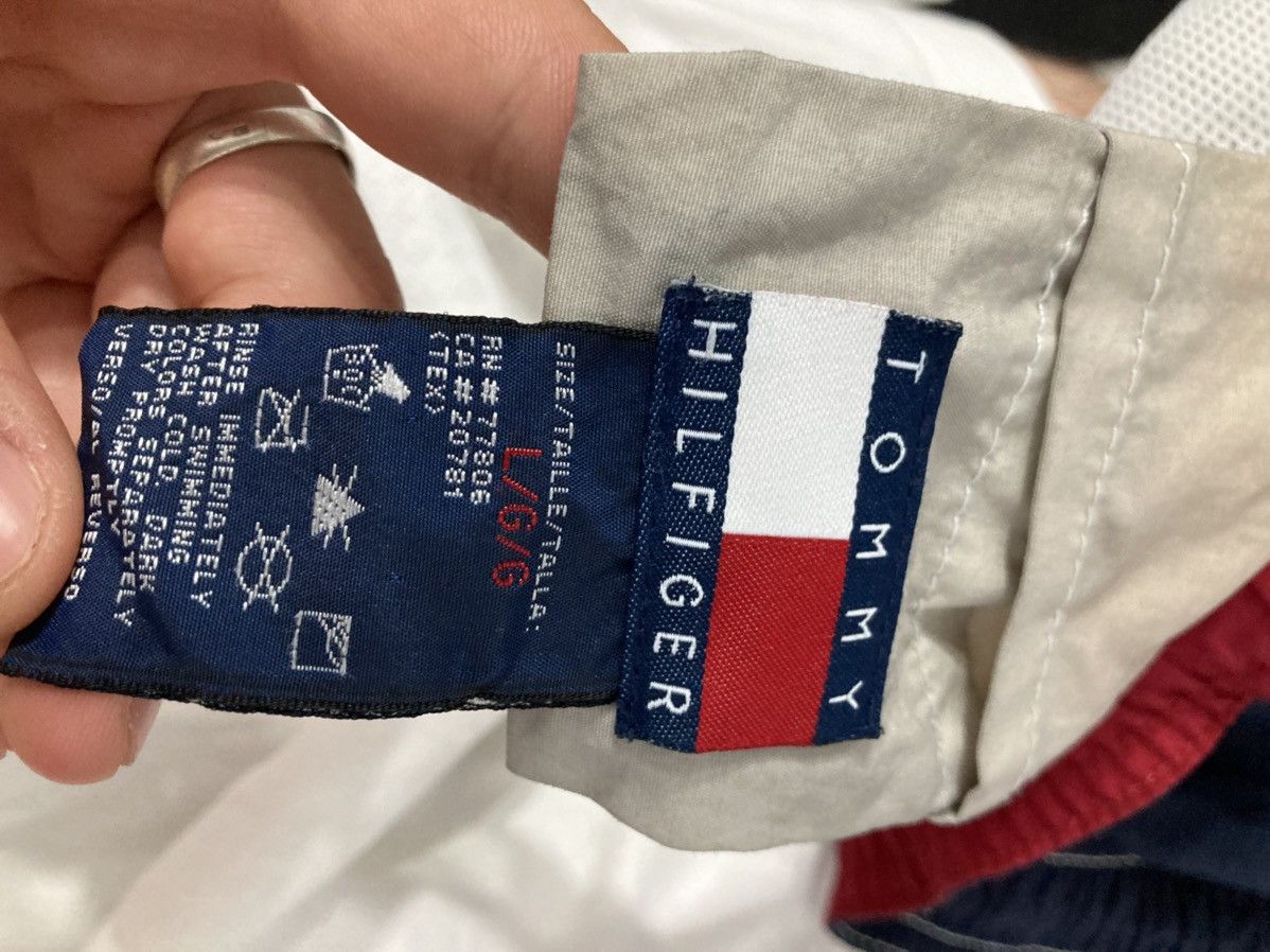 Tommy Hilfiger Vintage Swim Shorts Tommy Hilfiger y2k 90s Logo Size US 34 / EU 50 - 7 Thumbnail