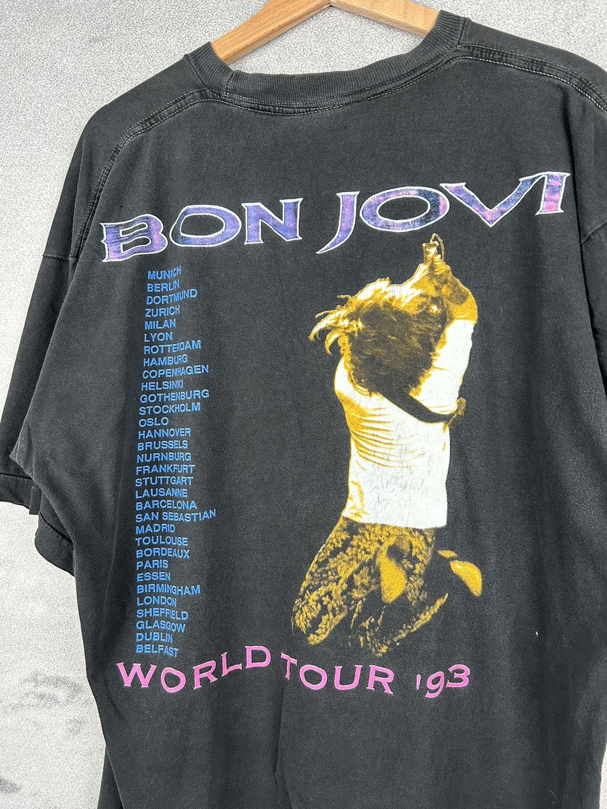 Band Tees Vintage 1993 Bon Jovi rock Band Tee Tour 90s Washed Rare Size US L / EU 52-54 / 3 - 6 Thumbnail