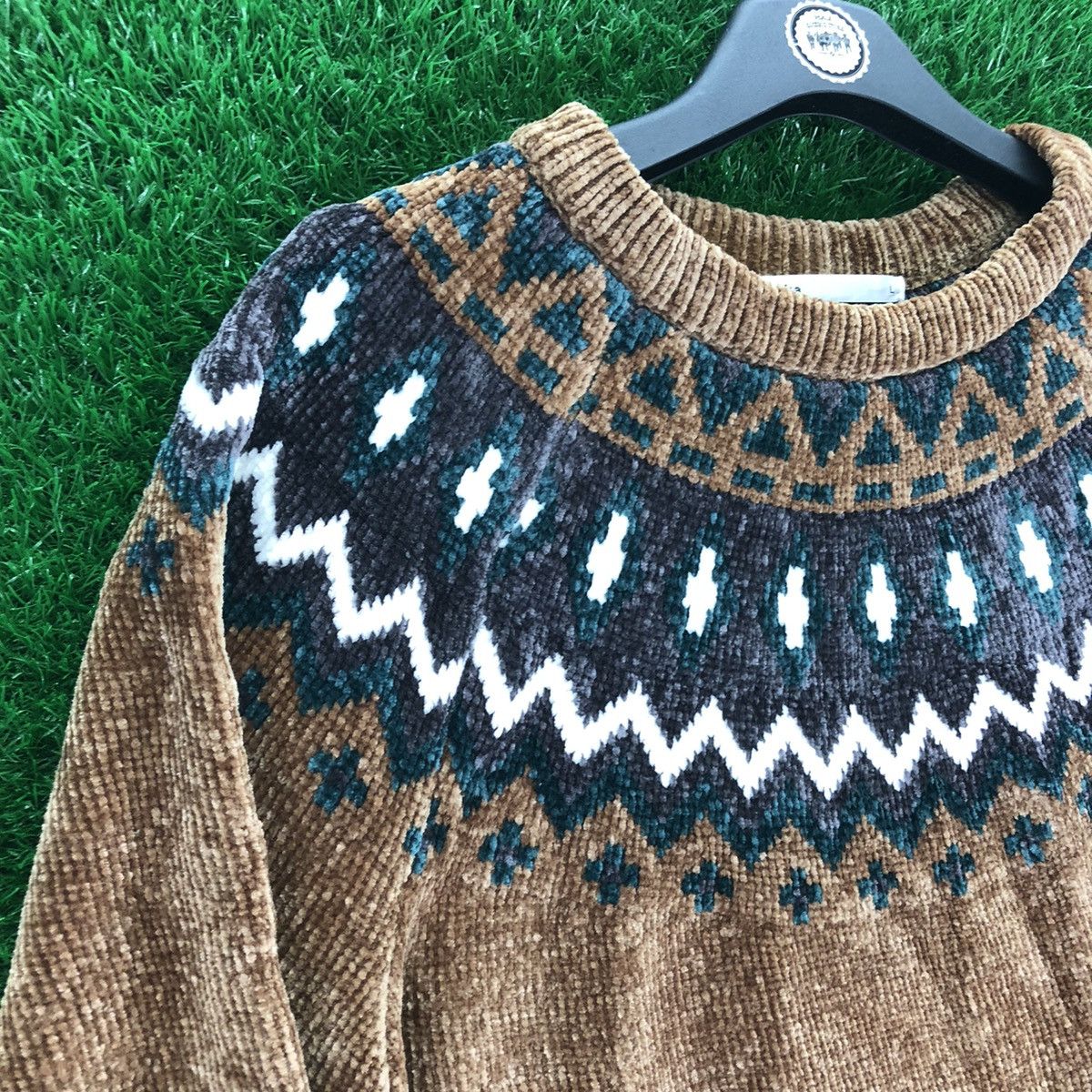 Japanese Brand Vintage Knit Velvet Native Sweater by Ikka Size US M / EU 48-50 / 2 - 2 Thumbnail