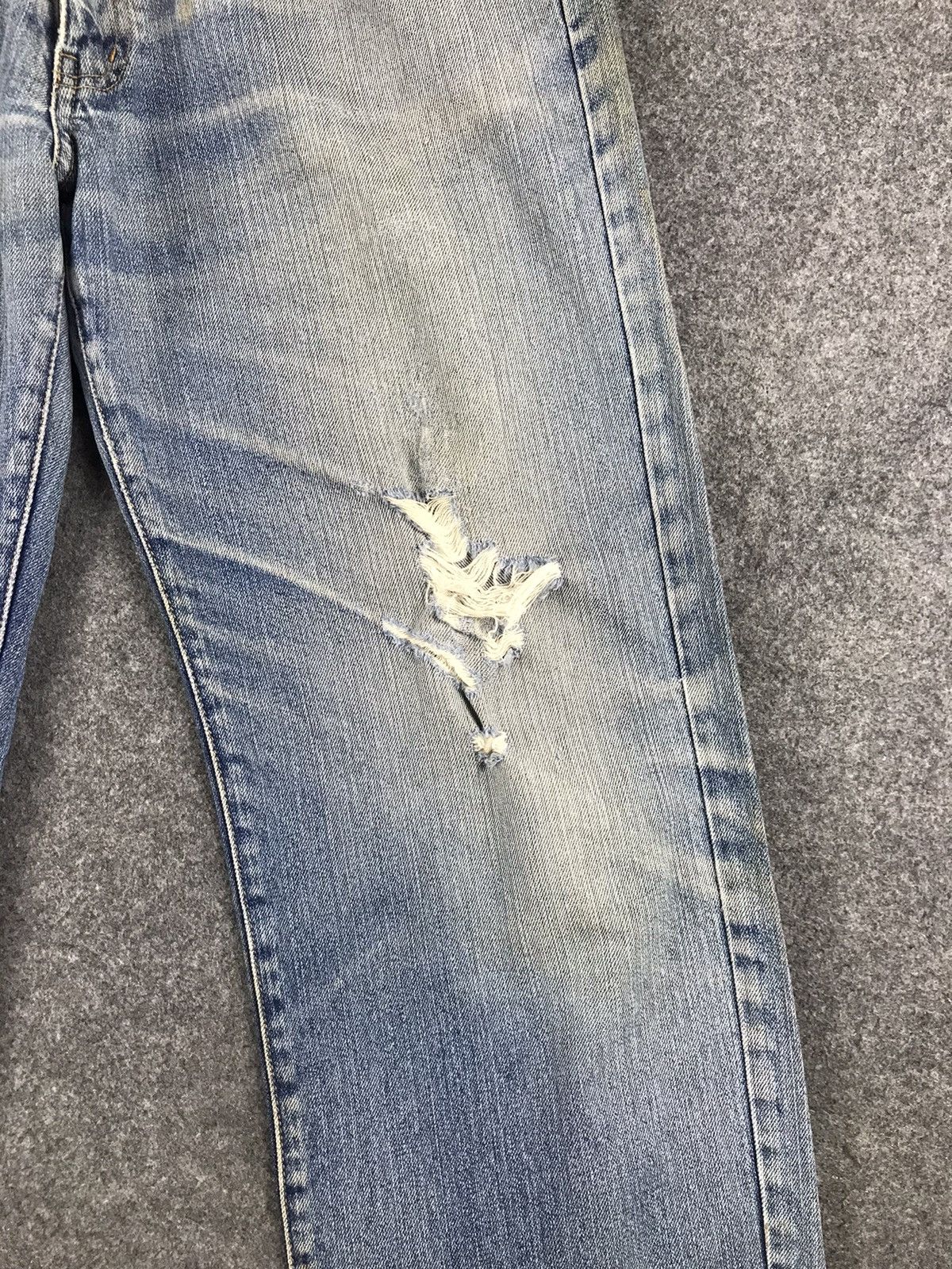 Japanese Brand × Uniqlo × Vintage Vintage distressed Unique Clothing Warehouse Size US 33 - 4 Thumbnail