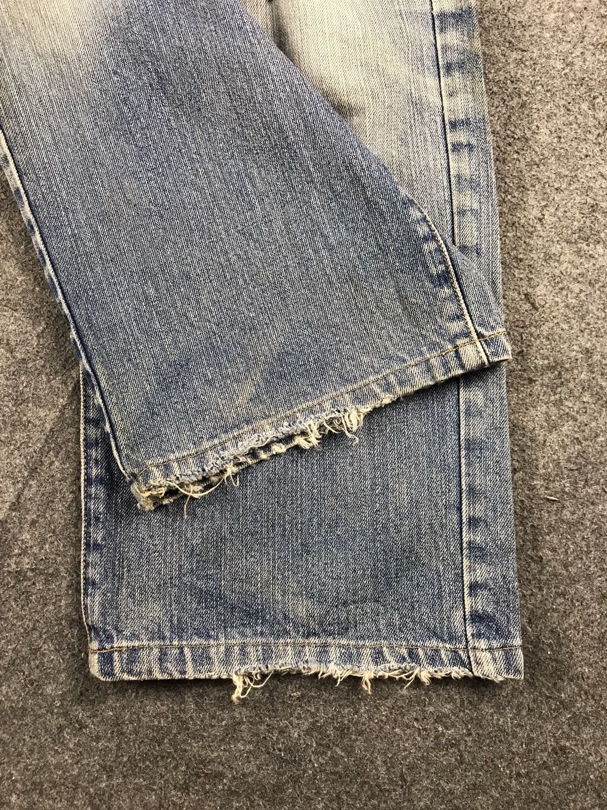 Japanese Brand × Uniqlo × Vintage Vintage distressed Unique Clothing Warehouse Size US 33 - 8 Thumbnail