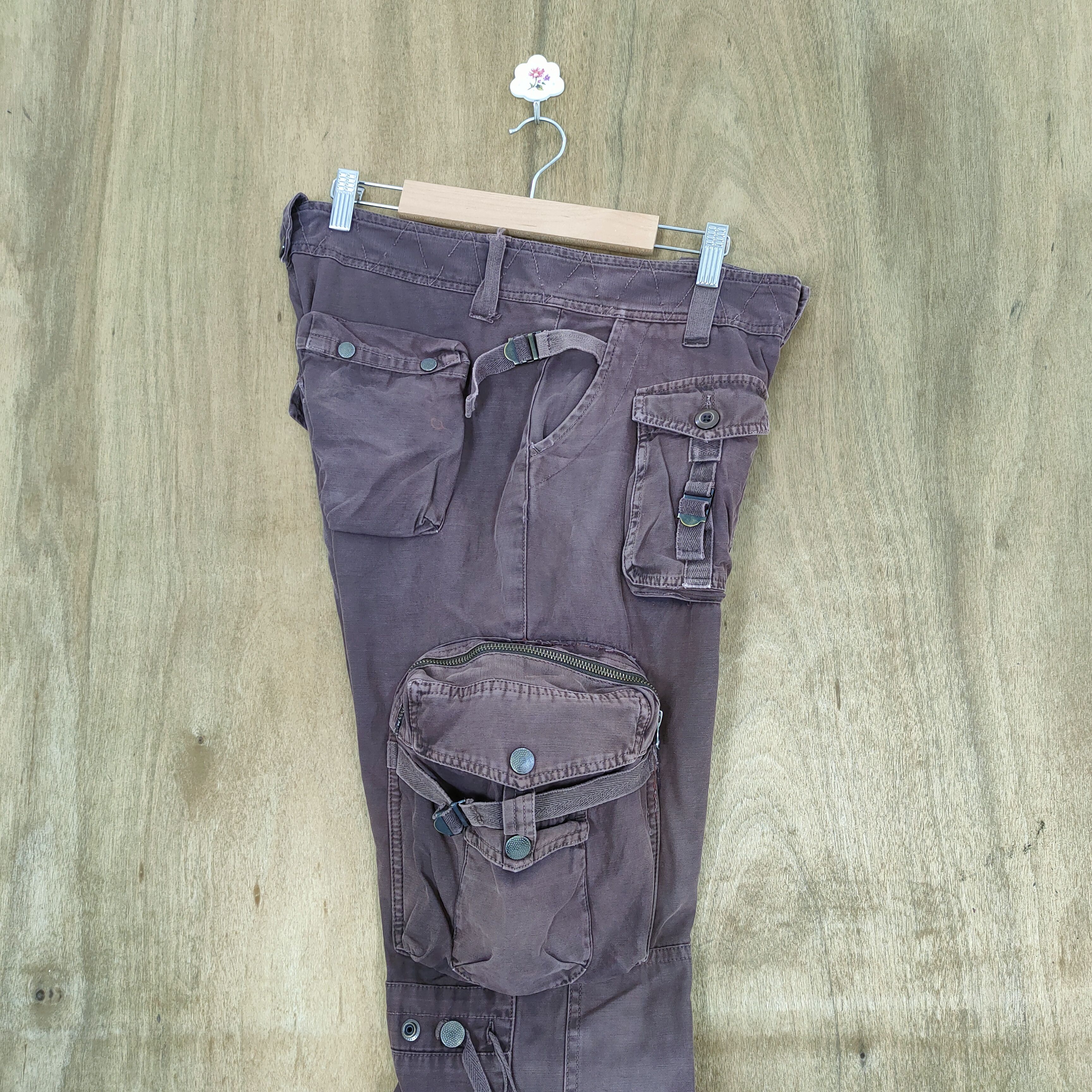 Japanese Brand VINTAGE AUDIENCE FADED BROWN BONDAGE PARACHUTE CARGO PANTS Size US 32 / EU 48 - 13 Thumbnail