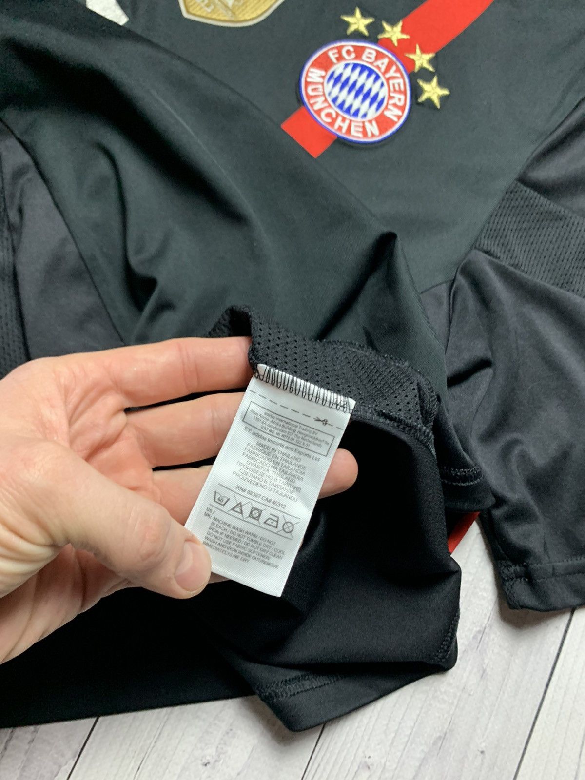 Adidas × Vintage Vintage adidas Bayern Munich Size M black away Size US M / EU 48-50 / 2 - 6 Thumbnail
