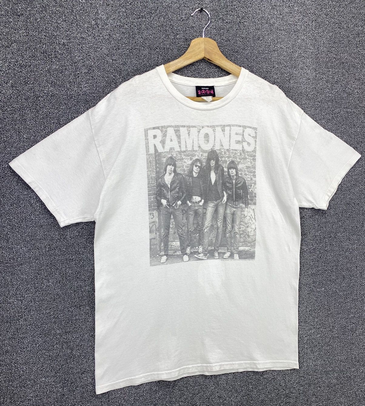 Band Tees Vintage Ramones Lineup Punk Rock Band Tees T Shirts Size US L / EU 52-54 / 3 - 4 Thumbnail