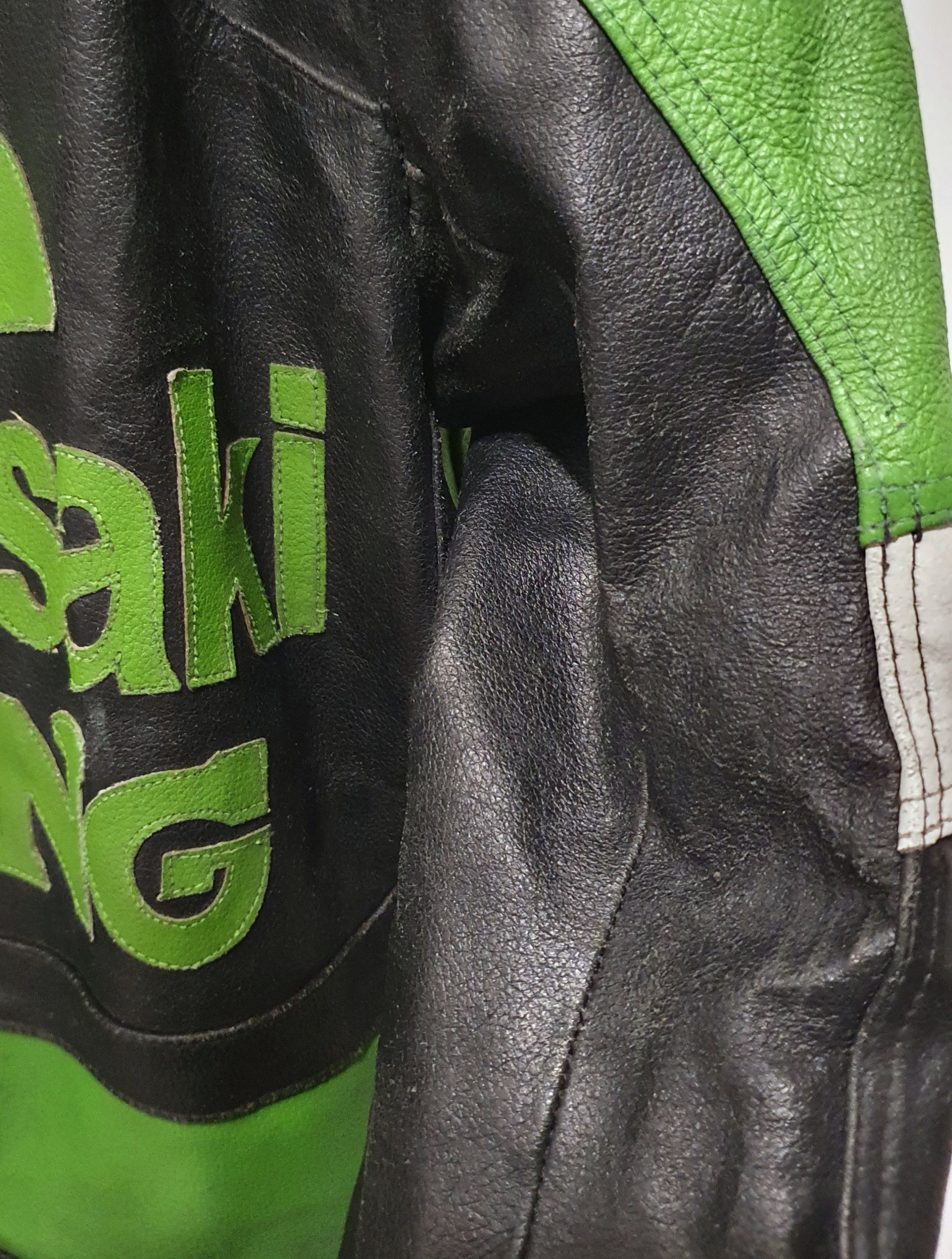 Vintage Vintage kawasaki leather moto racing jacket Size US L / EU 52-54 / 3 - 9 Thumbnail