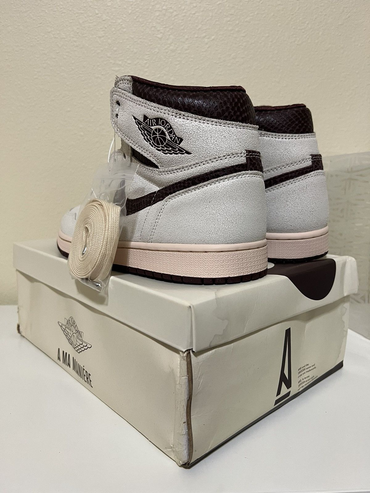 A Ma Maniere × Nike BRAND NEW 2021 Nike Air Jordan Retro 1 x A Ma Manière Size US 9 / EU 42 - 4 Thumbnail