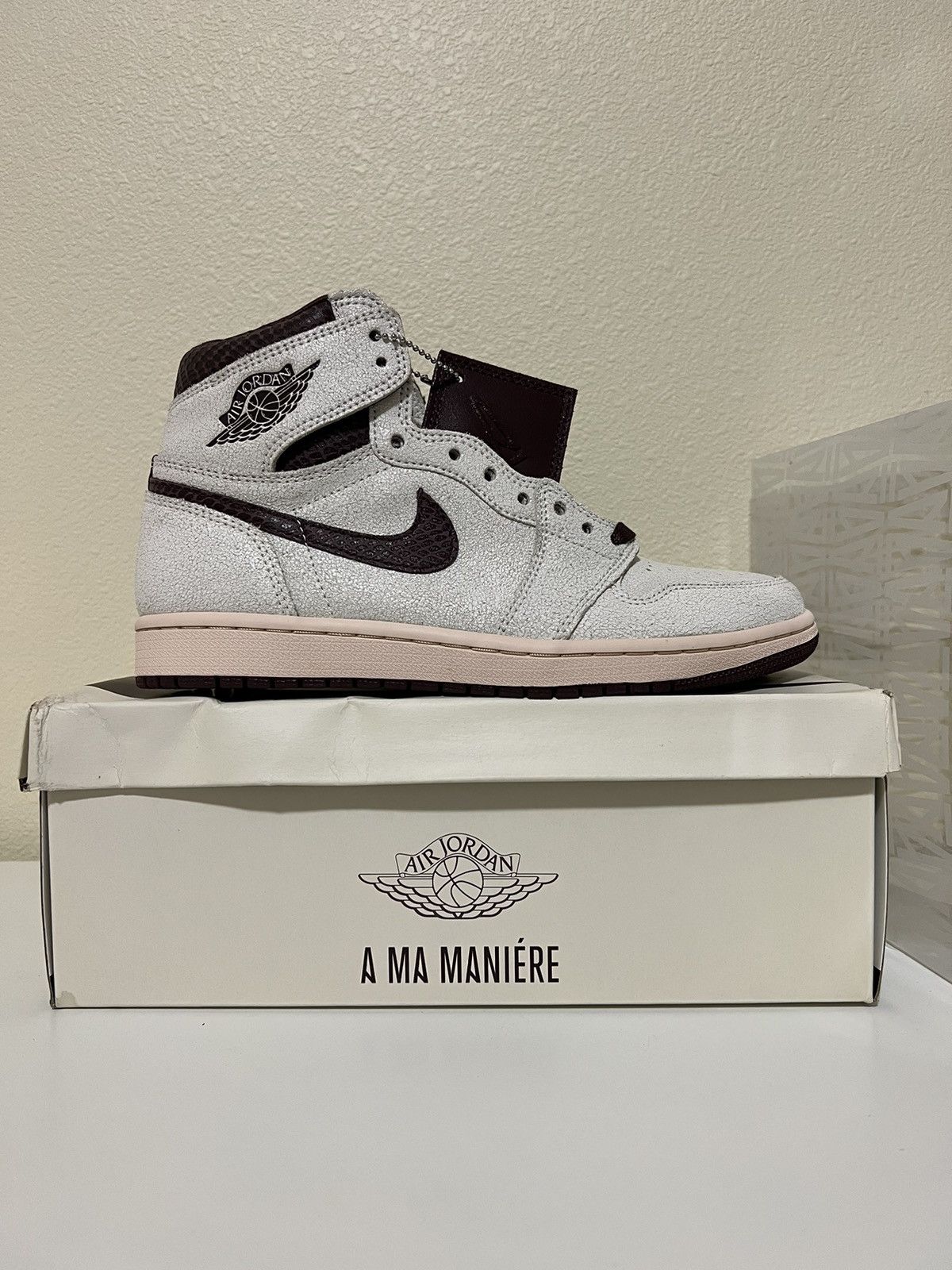 A Ma Maniere × Nike BRAND NEW 2021 Nike Air Jordan Retro 1 x A Ma Manière Size US 9 / EU 42 - 1 Thumbnail