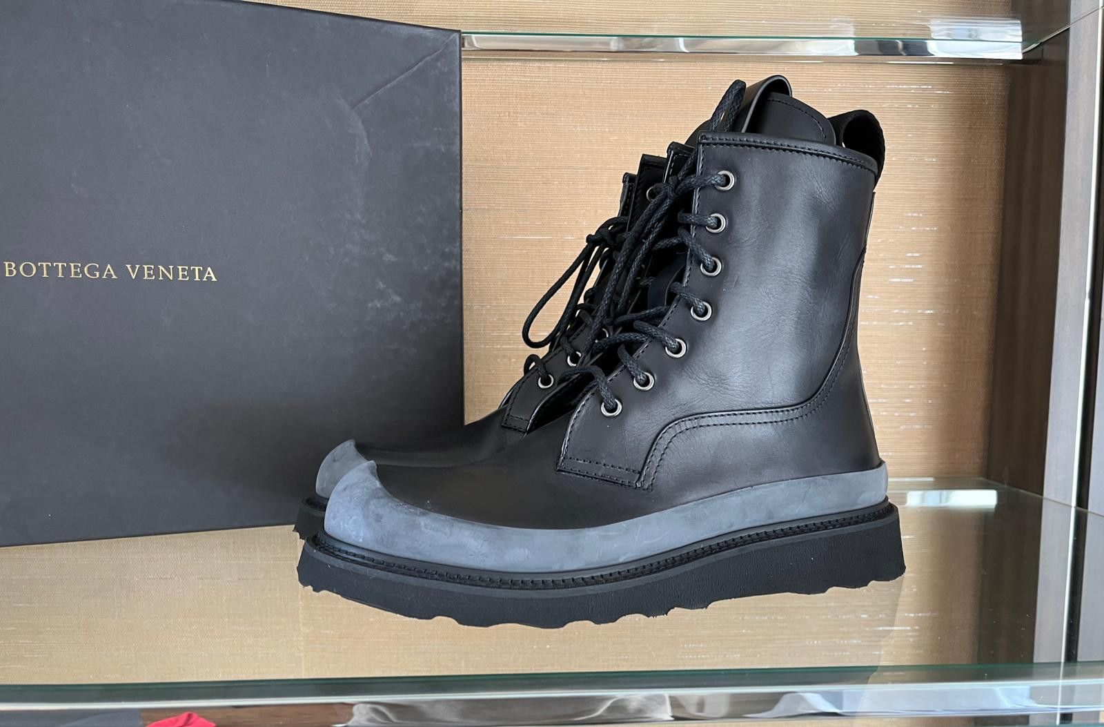 Bottega Veneta High Top Boots in Storm Cuir Leather in Black Size US 8 / EU 41 - 5 Thumbnail
