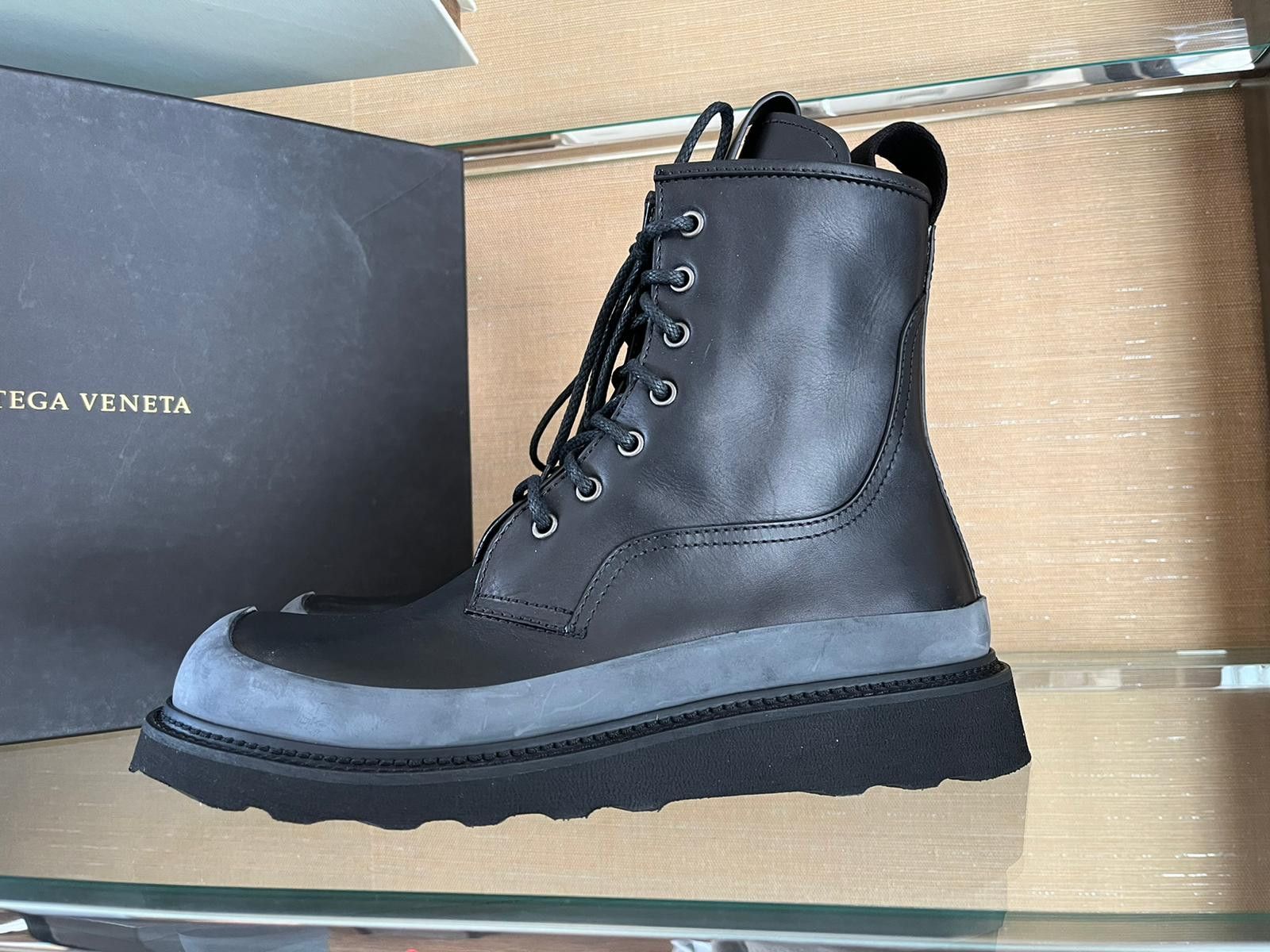 Bottega Veneta High Top Boots in Storm Cuir Leather in Black Size US 8 / EU 41 - 6 Thumbnail