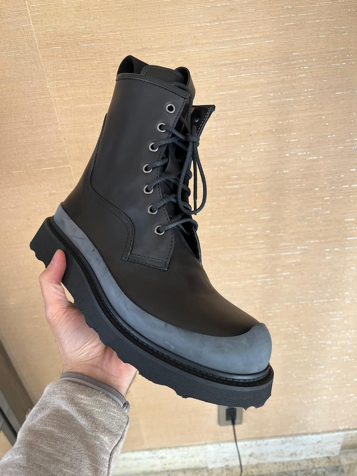 Bottega Veneta High Top Boots in Storm Cuir Leather in Black Size US 8 / EU 41 - 19 Thumbnail