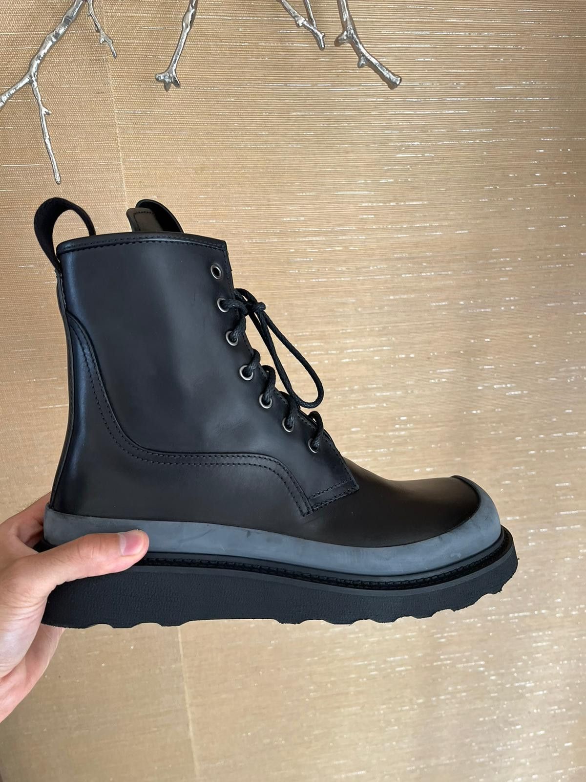 Bottega Veneta High Top Boots in Storm Cuir Leather in Black Size US 8 / EU 41 - 17 Thumbnail