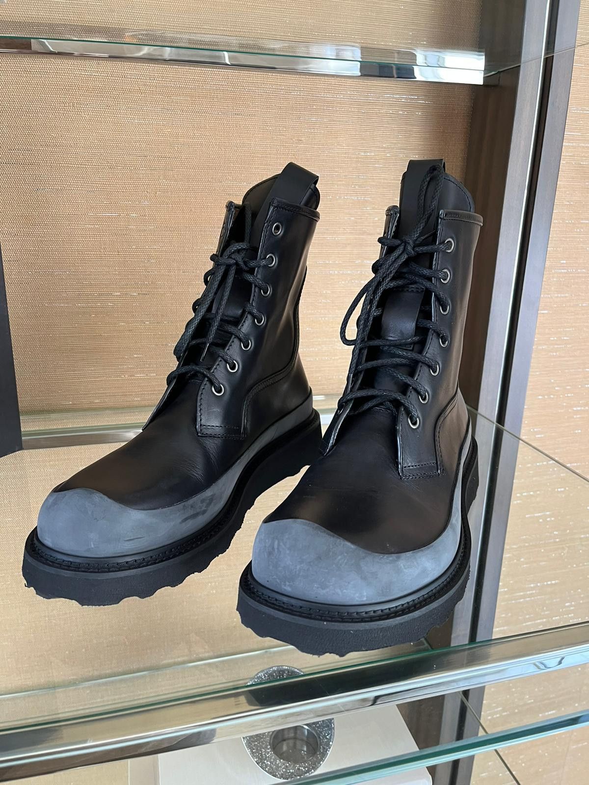 Bottega Veneta High Top Boots in Storm Cuir Leather in Black Size US 8 / EU 41 - 9 Thumbnail
