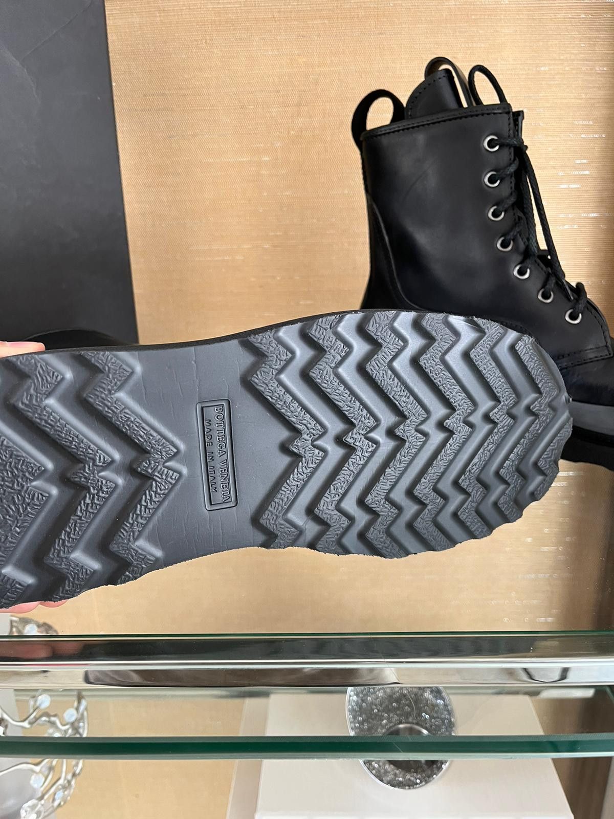 Bottega Veneta High Top Boots in Storm Cuir Leather in Black Size US 8 / EU 41 - 16 Thumbnail