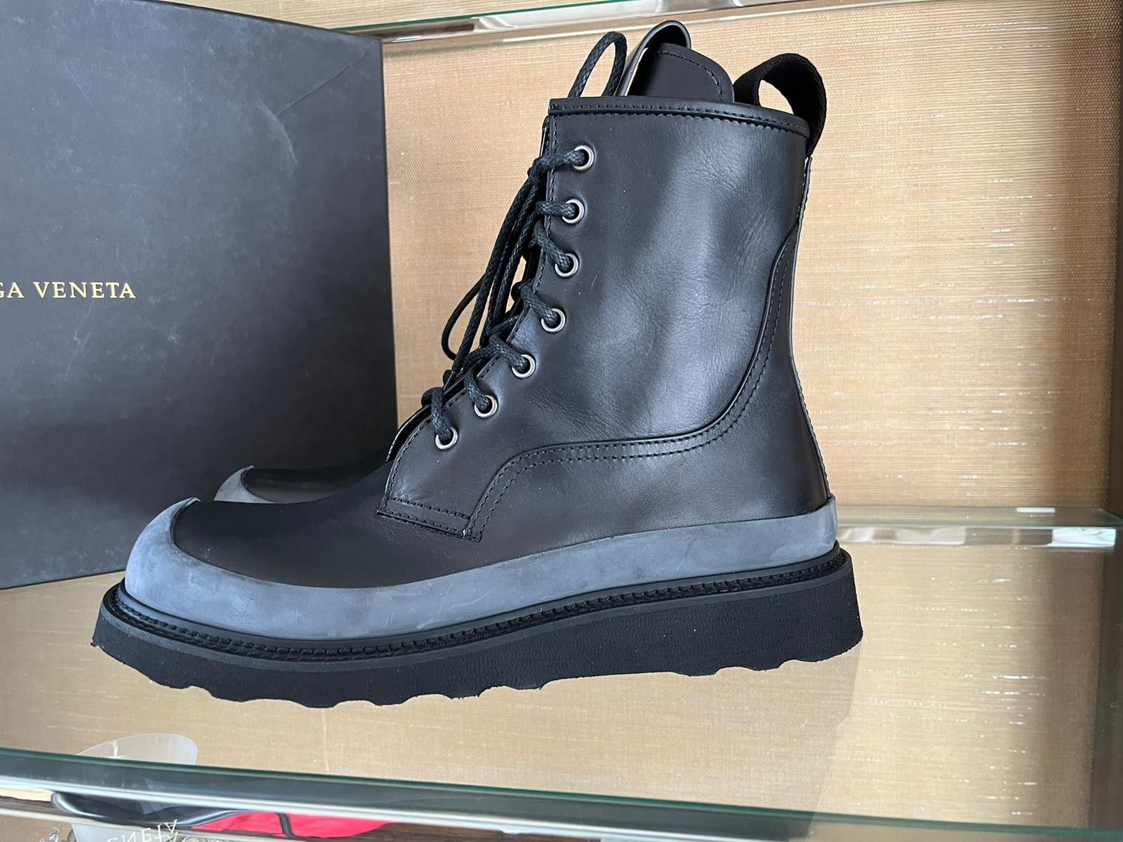 Bottega Veneta High Top Boots in Storm Cuir Leather in Black Size US 8 / EU 41 - 8 Thumbnail
