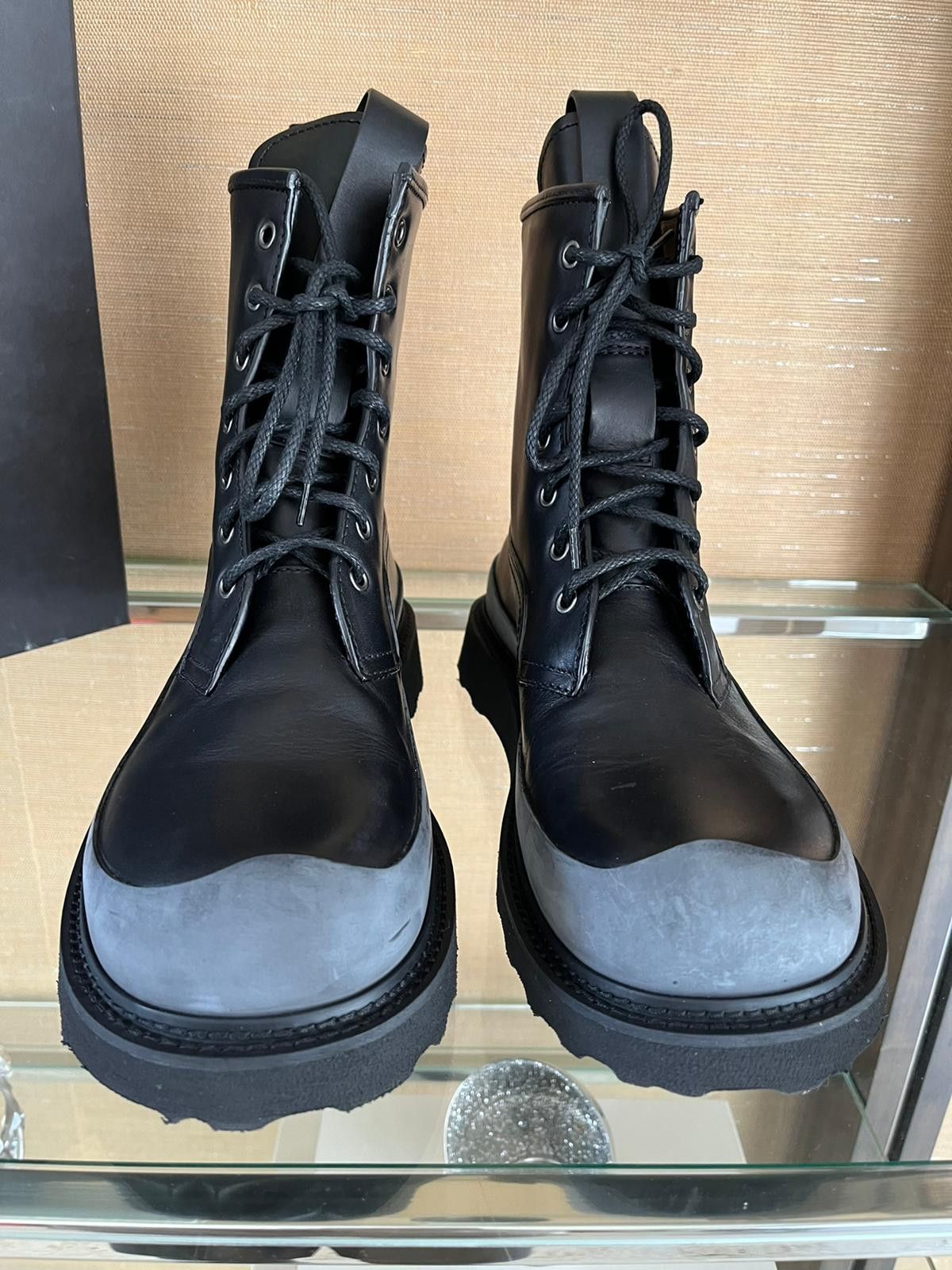 Bottega Veneta High Top Boots in Storm Cuir Leather in Black Size US 8 / EU 41 - 12 Thumbnail