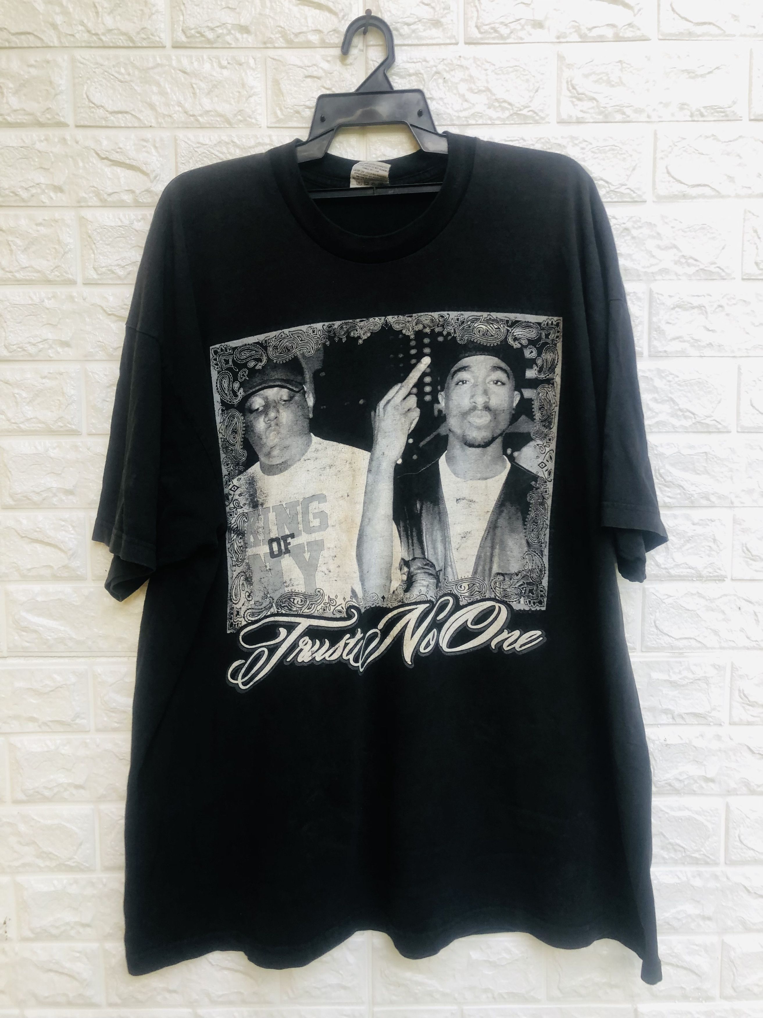 Band Tees Vintage Trust No One Designer Streetwear Fashion Style Size US XL / EU 56 / 4 - 1 Thumbnail