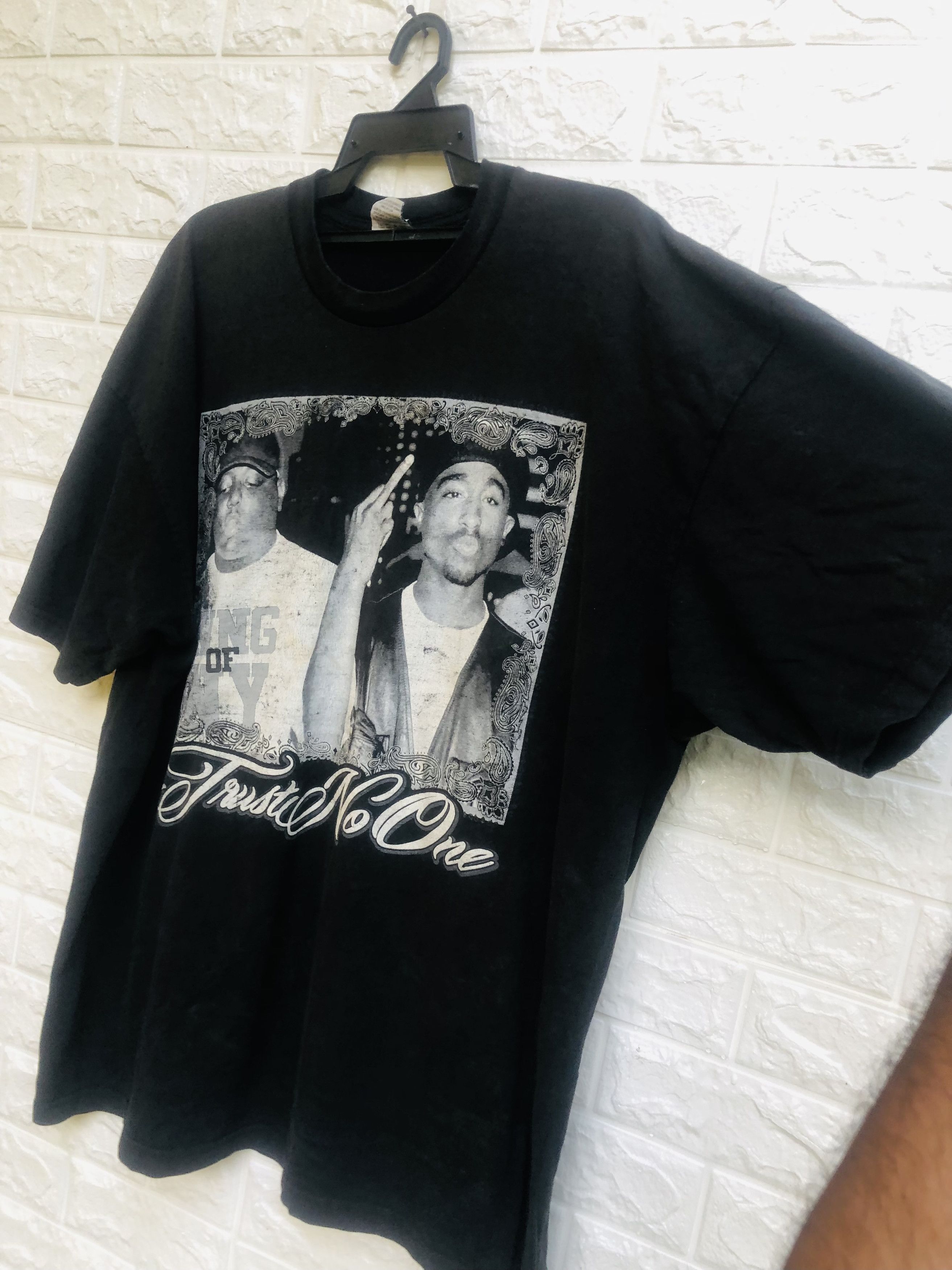 Band Tees Vintage Trust No One Designer Streetwear Fashion Style Size US XL / EU 56 / 4 - 5 Thumbnail