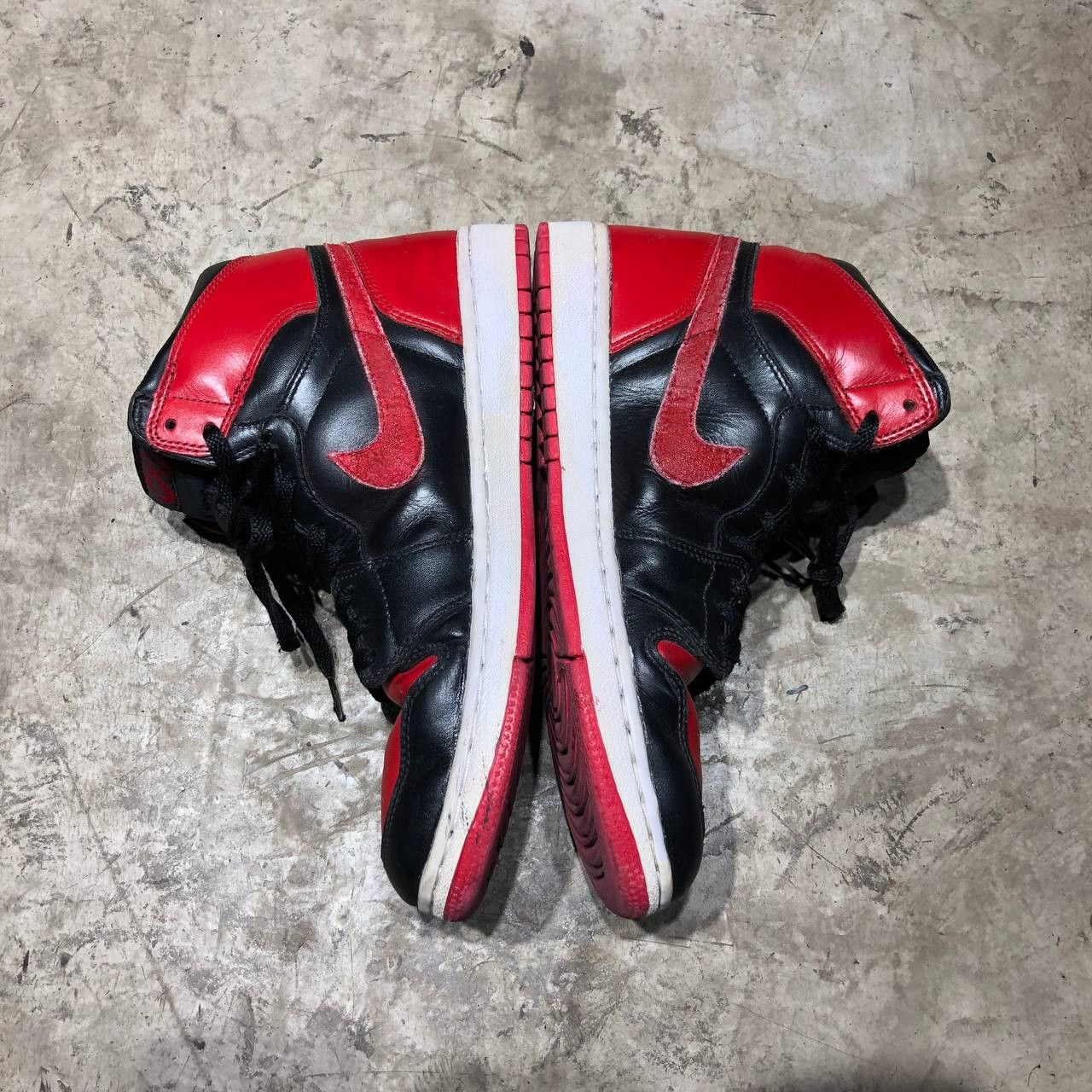 Jordan Brand × Nike 2001 Jordan 1 BREDS Size US 10 / EU 43 - 3 Thumbnail