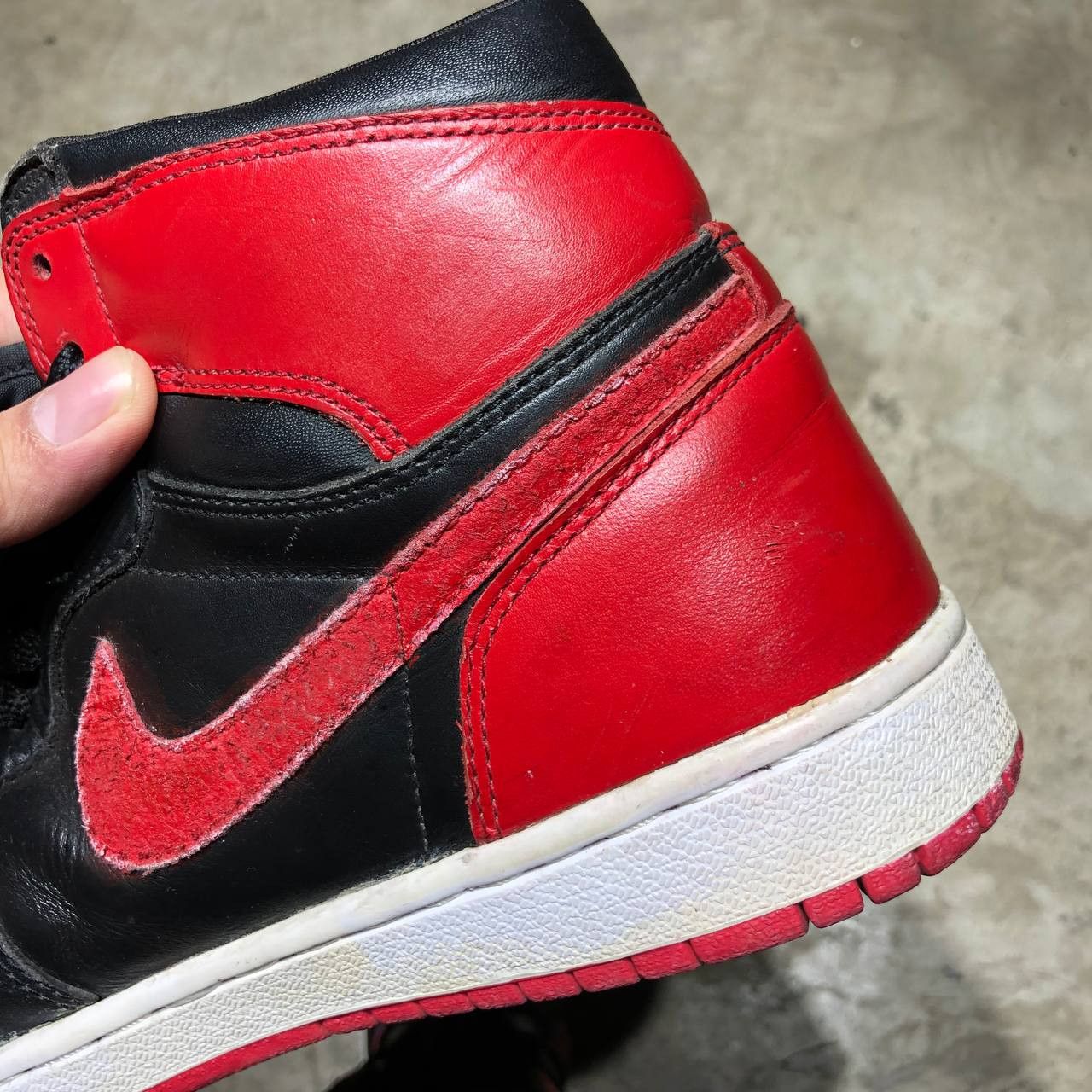Jordan Brand × Nike 2001 Jordan 1 BREDS Size US 10 / EU 43 - 14 Thumbnail