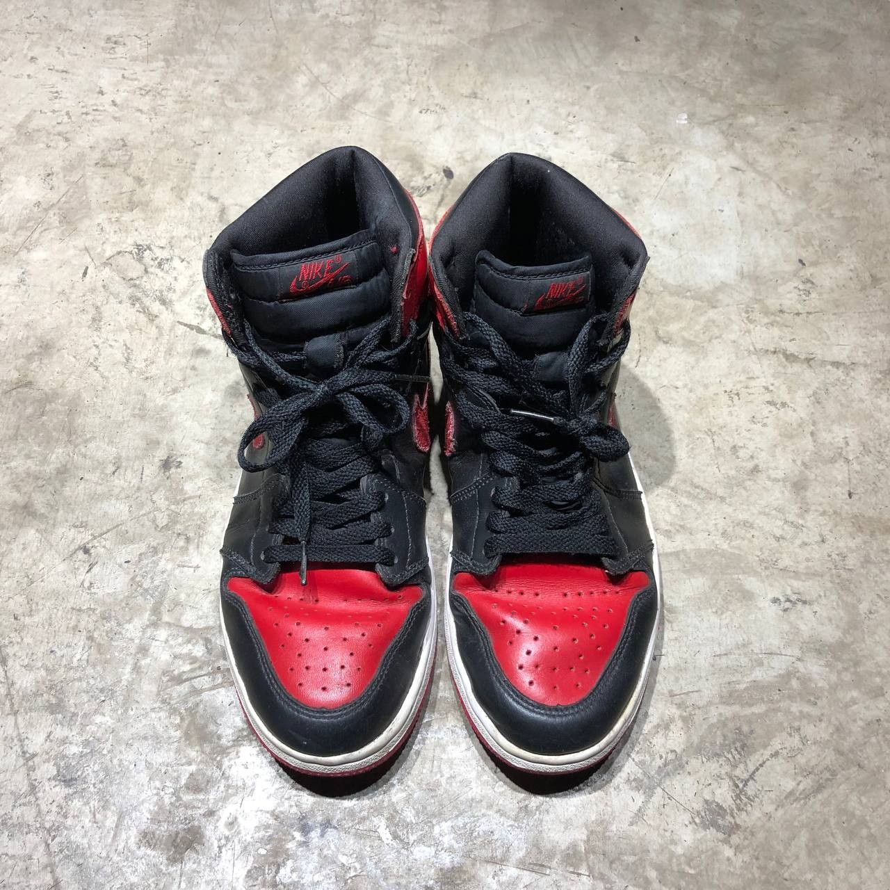 image of Jordan Nike 2001 Jordan 1 Breds Shoes in Black Red, Men's (Size 10)