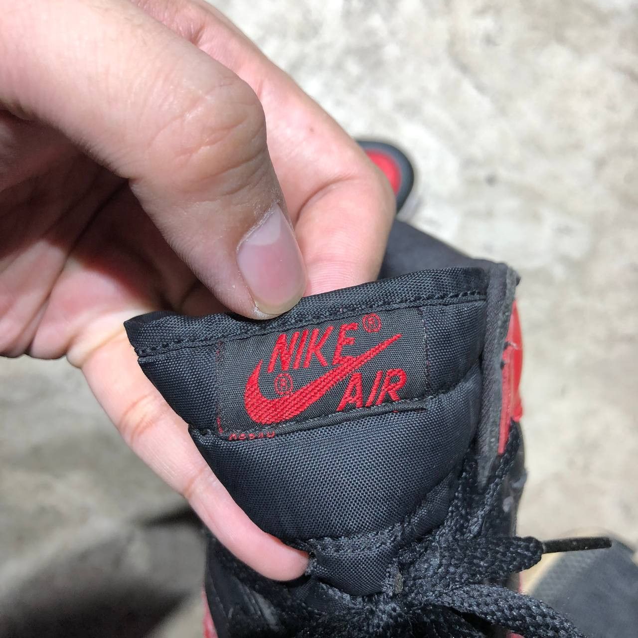 Jordan Brand × Nike 2001 Jordan 1 BREDS Size US 10 / EU 43 - 7 Thumbnail