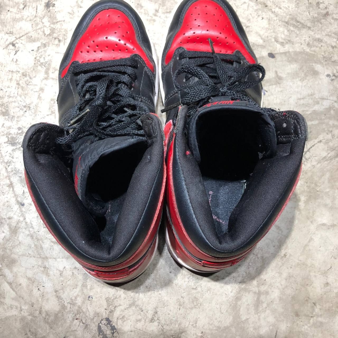 Jordan Brand × Nike 2001 Jordan 1 BREDS Size US 10 / EU 43 - 16 Thumbnail