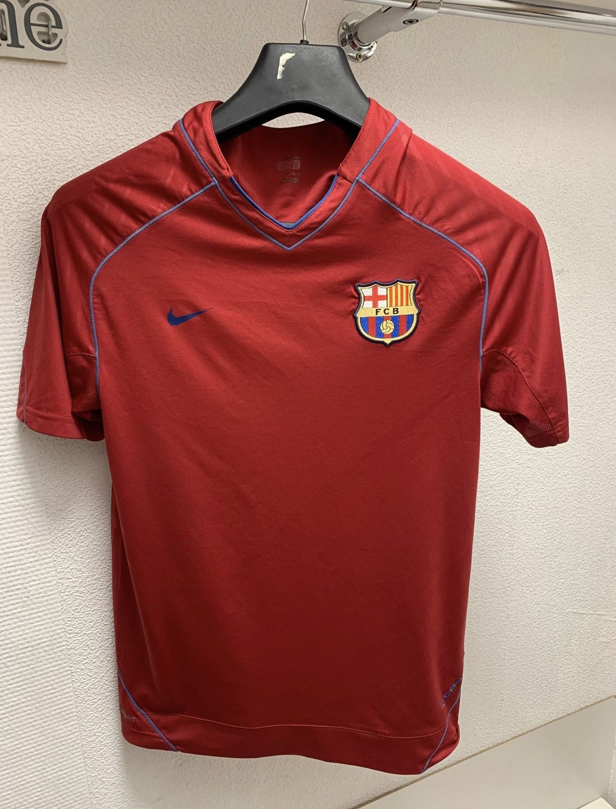 Nike Barcelona Nike vintage soccer jersey M size Size US M / EU 48-50 / 2 - 1 Thumbnail